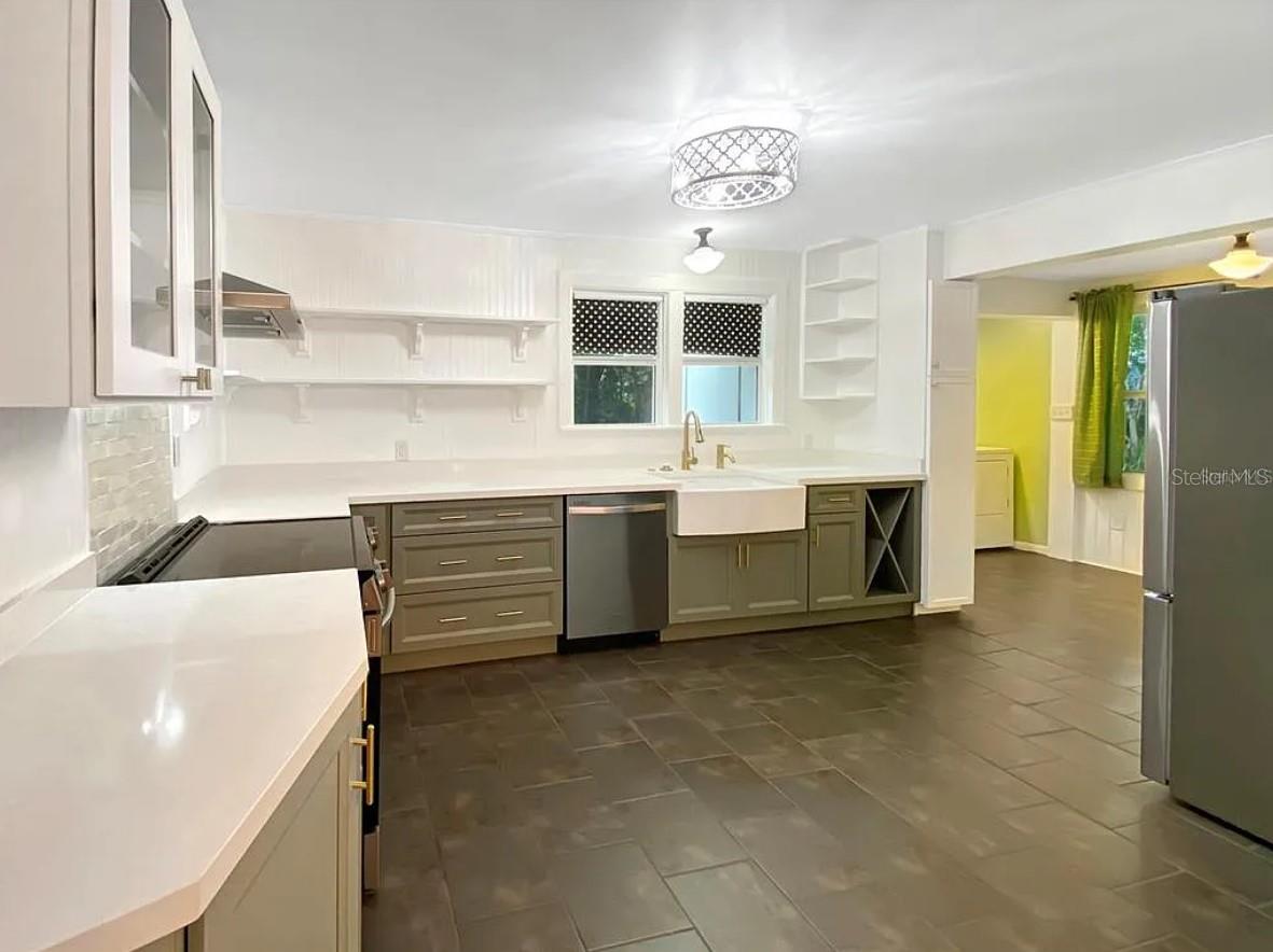 824 NE 9TH AVE, GAINESVILLE, FL, 32601