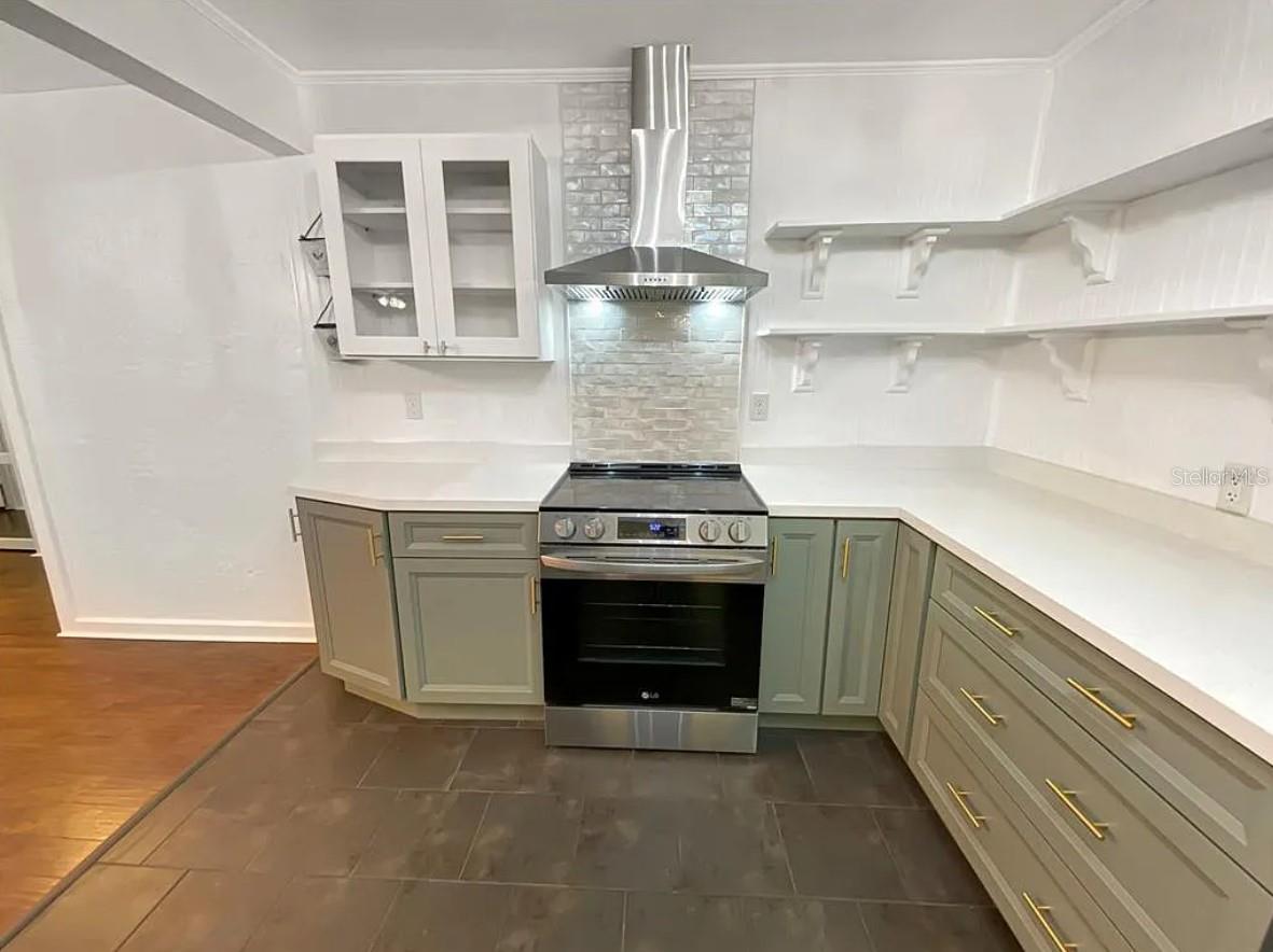 824 NE 9TH AVE, GAINESVILLE, FL, 32601