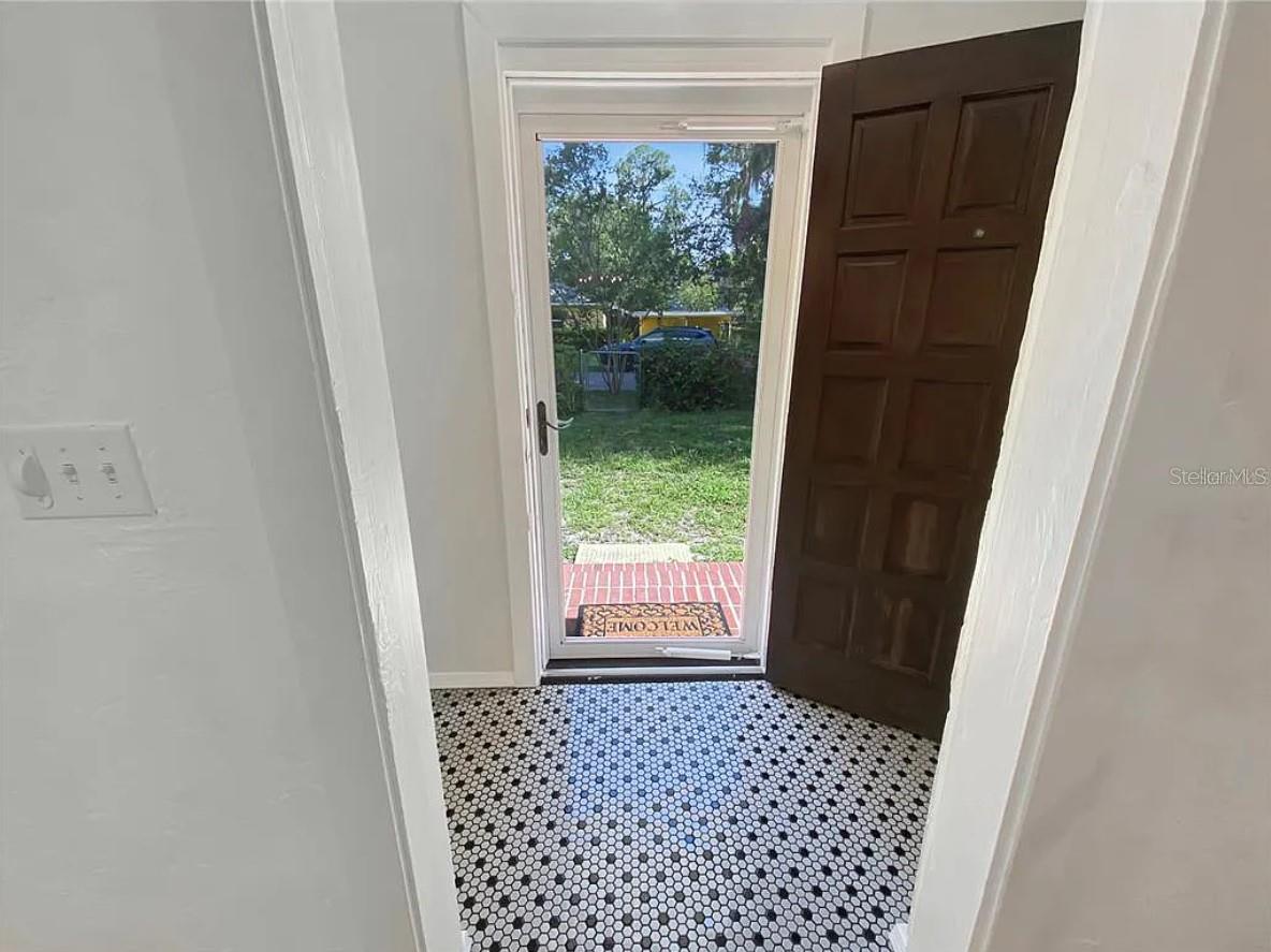824 NE 9TH AVE, GAINESVILLE, FL, 32601