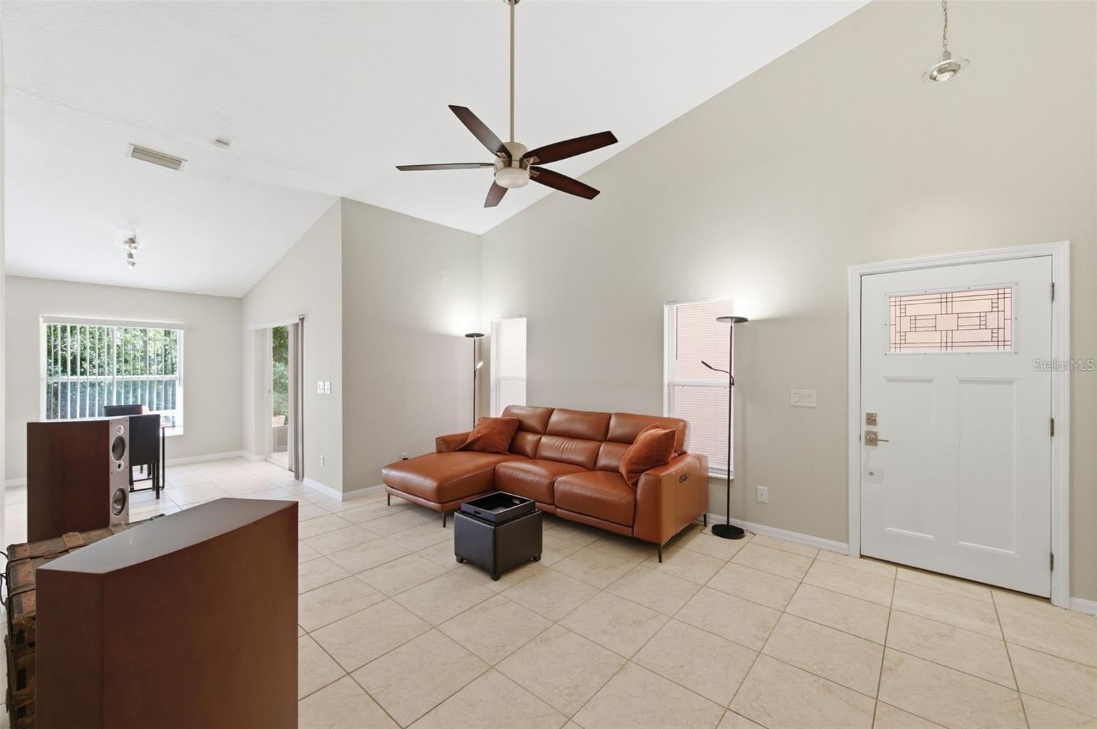 8618 VILLA LARGO DR, TAMPA, FL, 33614