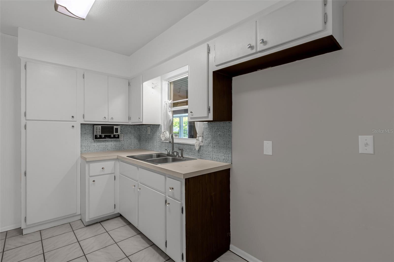 35505 CRESCENT DR, FRUITLAND PARK, FL, 34731