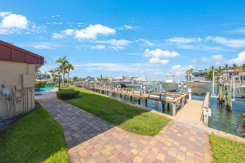 1060 PINELLAS BAYWAY S #103, ST PETERSBURG, FL, 33715