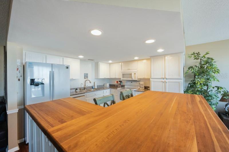 1060 PINELLAS BAYWAY S #103, ST PETERSBURG, FL, 33715