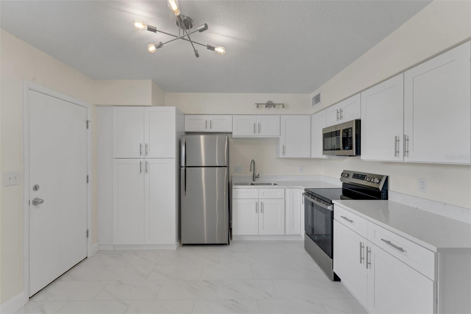 4328 EDGEWATER DR #D106, ORLANDO, FL, 32804