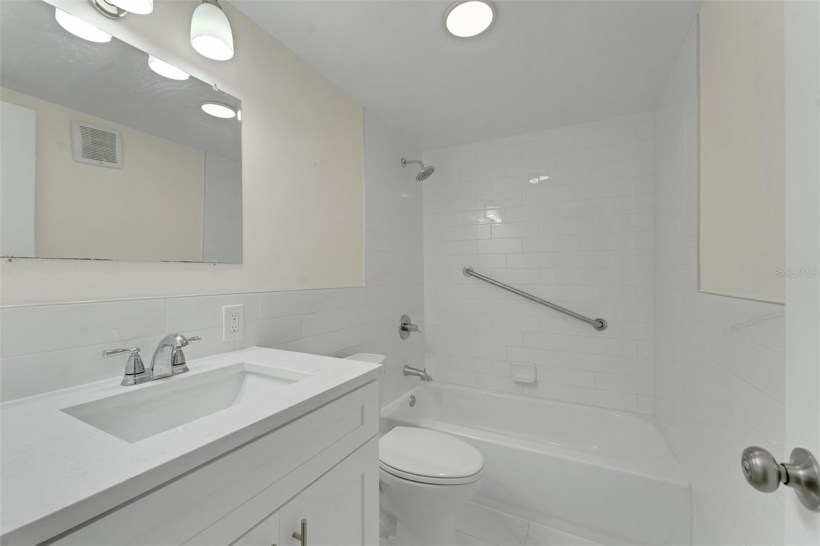 4328 EDGEWATER DR #D106, ORLANDO, FL, 32804