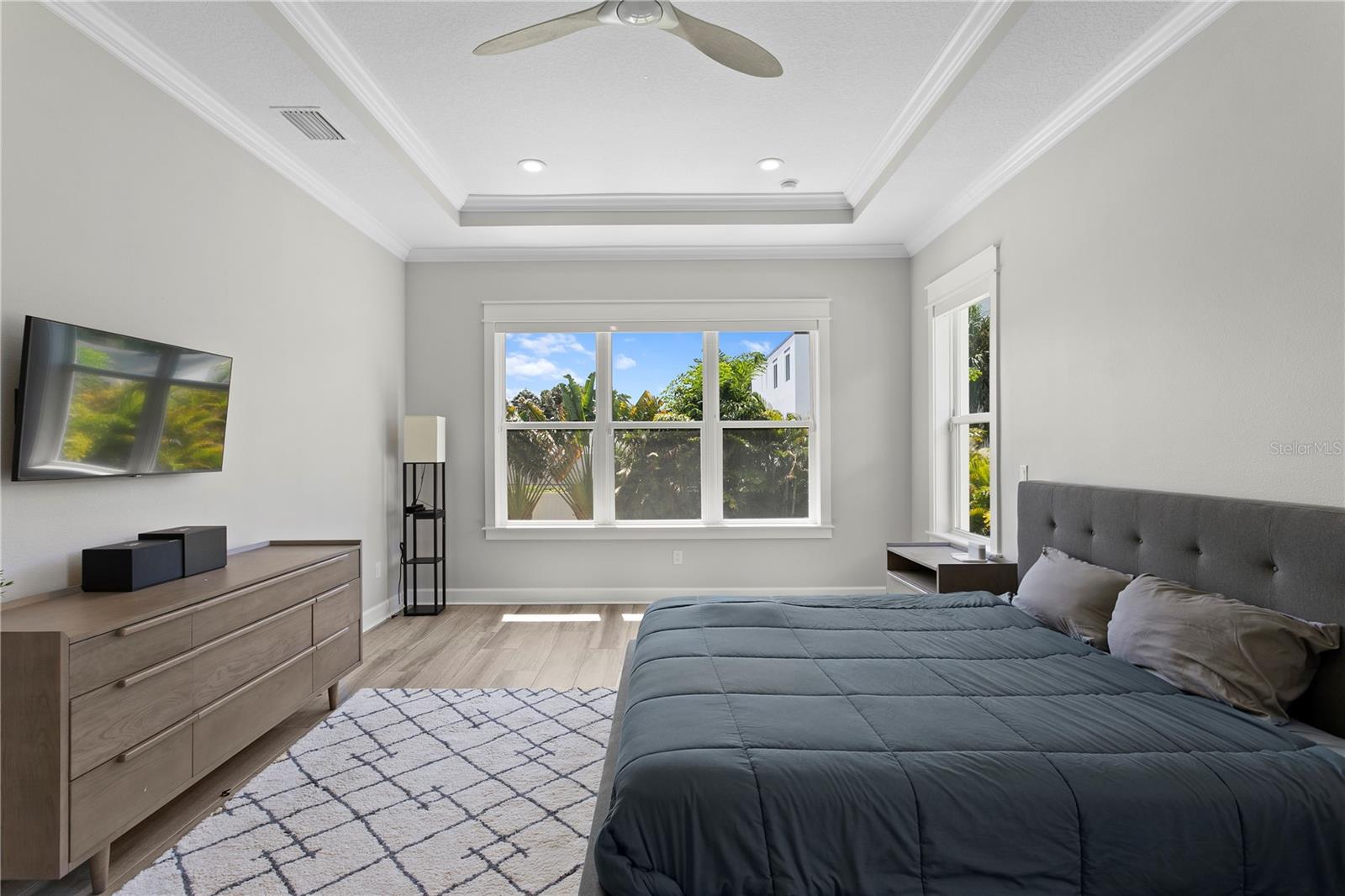 209 S SHORE CREST DR, TAMPA, FL, 33609