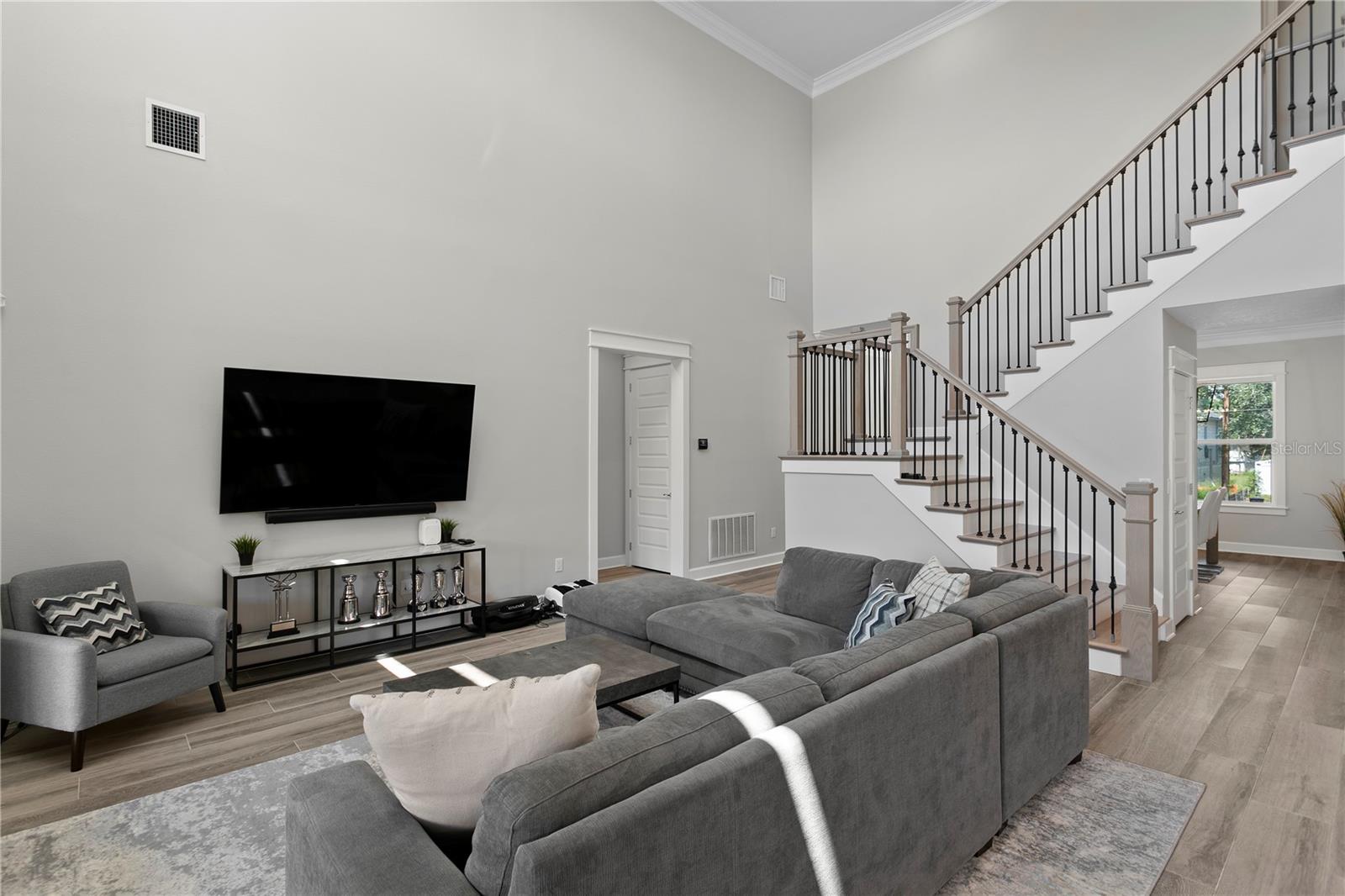 209 S SHORE CREST DR, TAMPA, FL, 33609