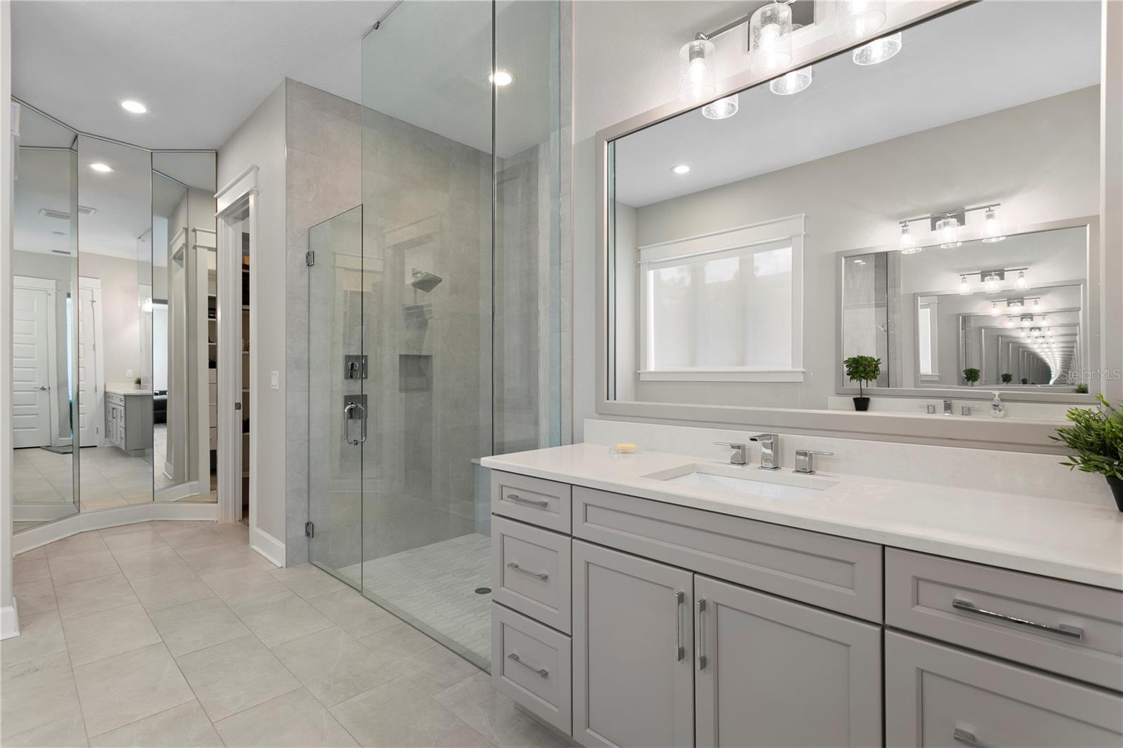 209 S SHORE CREST DR, TAMPA, FL, 33609