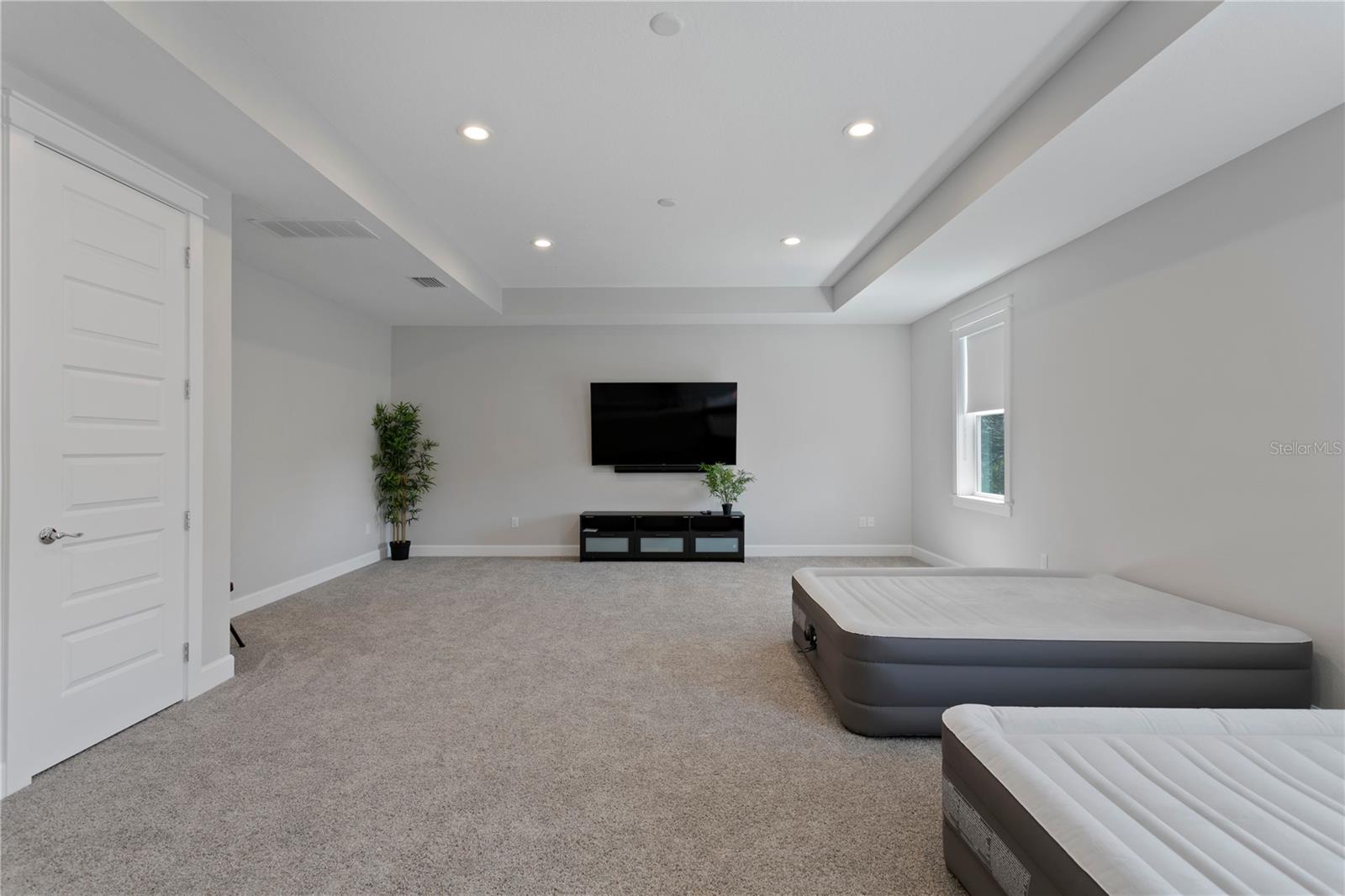 209 S SHORE CREST DR, TAMPA, FL, 33609