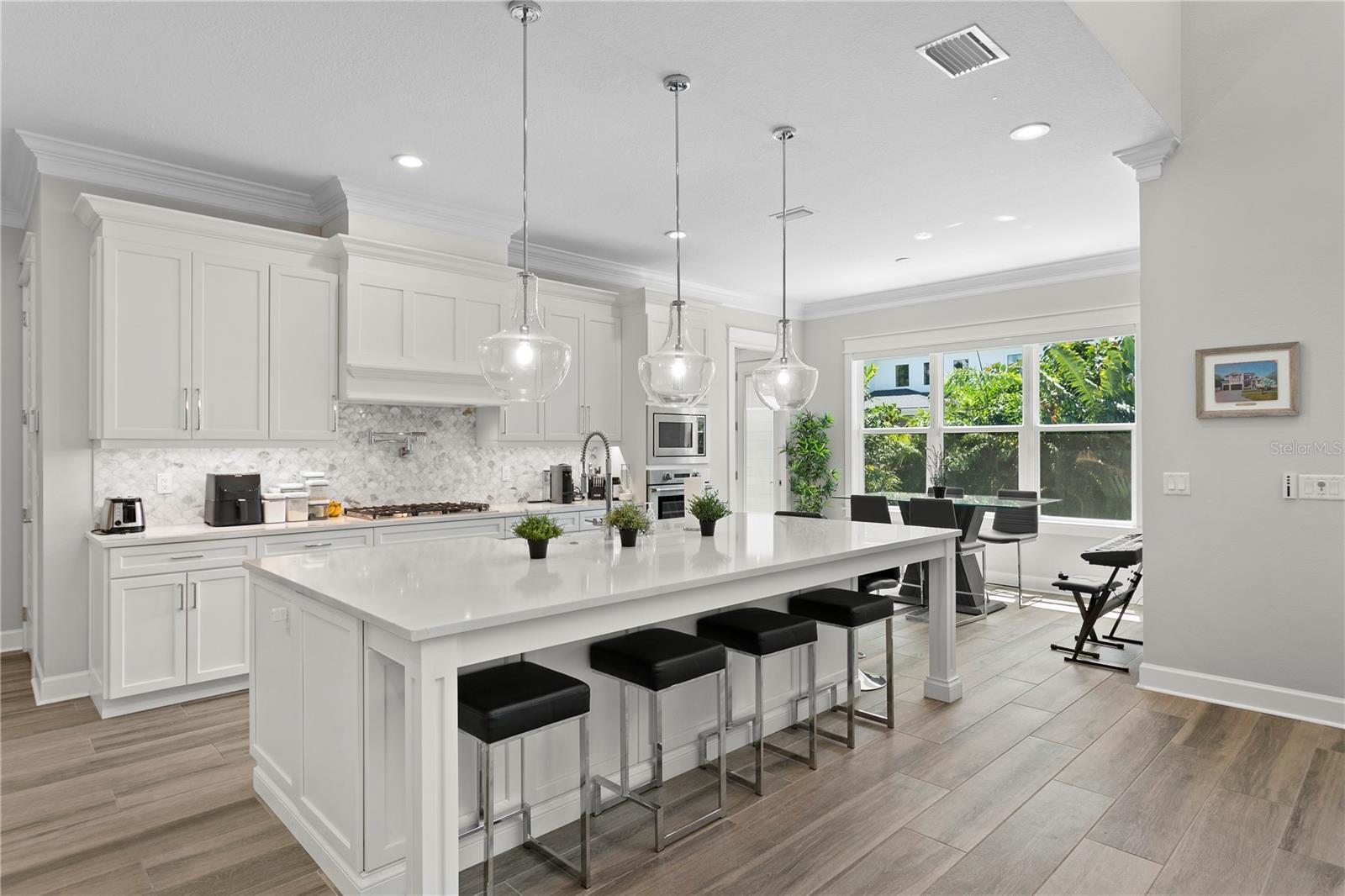 209 S SHORE CREST DR, TAMPA, FL, 33609