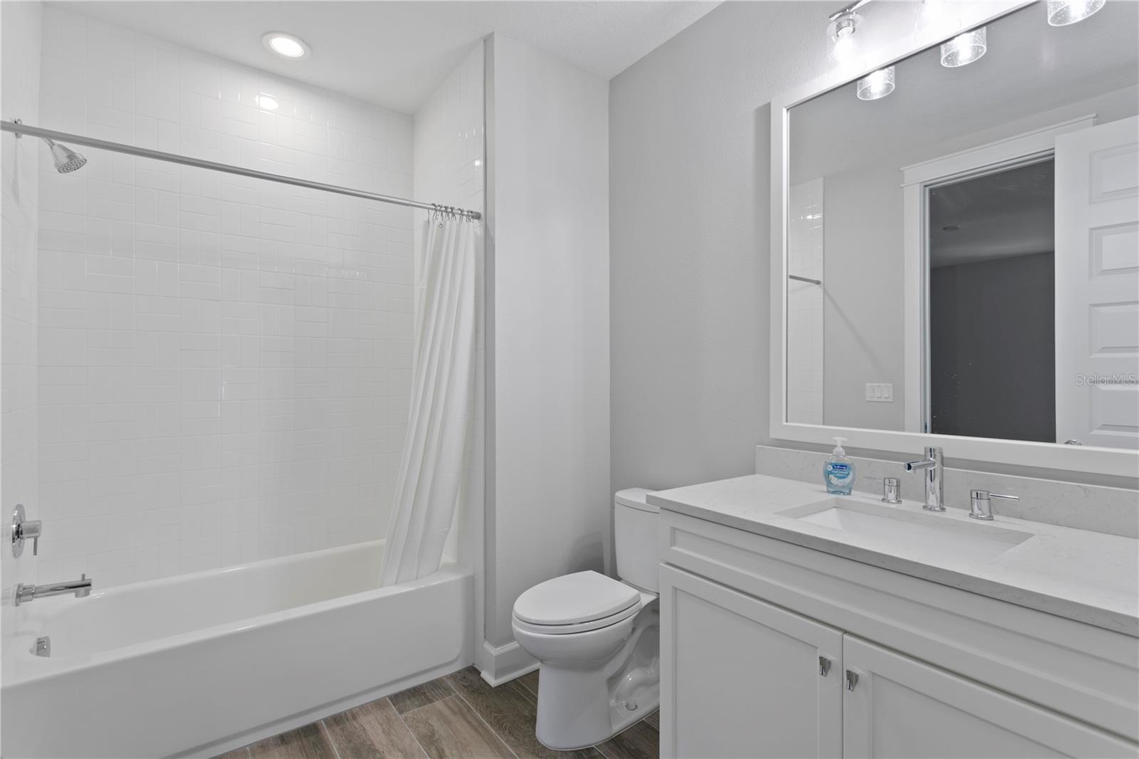 209 S SHORE CREST DR, TAMPA, FL, 33609
