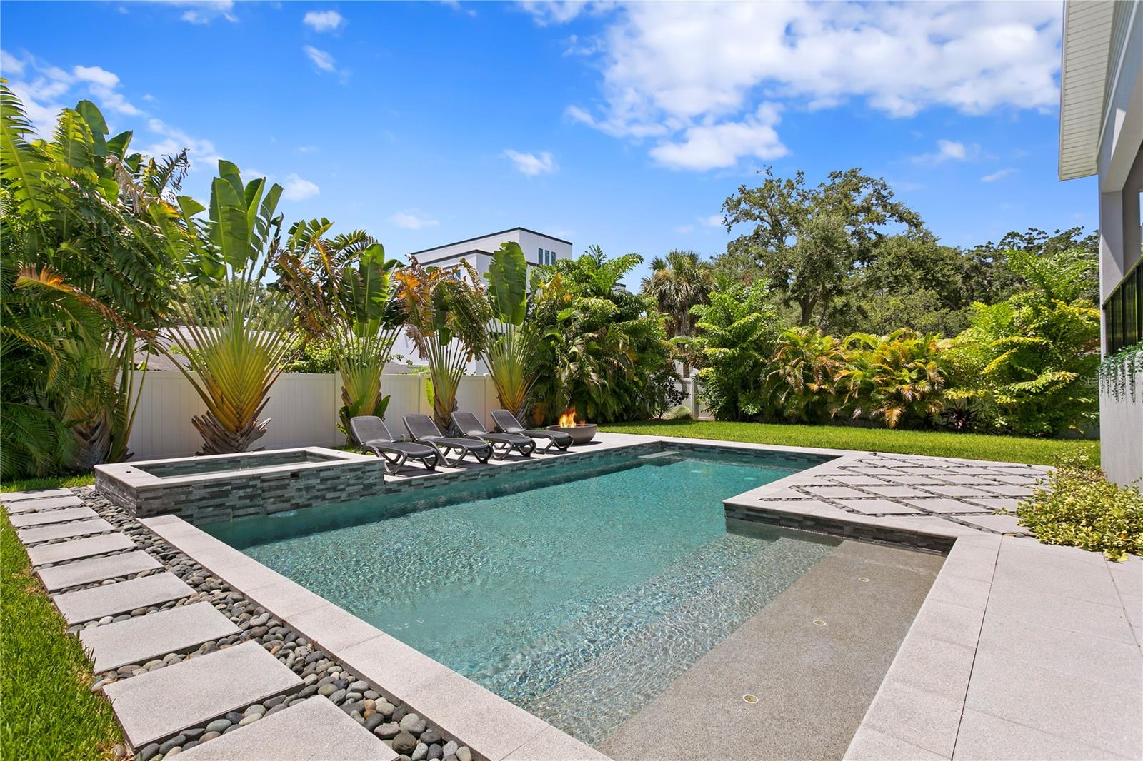 209 S SHORE CREST DR, TAMPA, FL, 33609