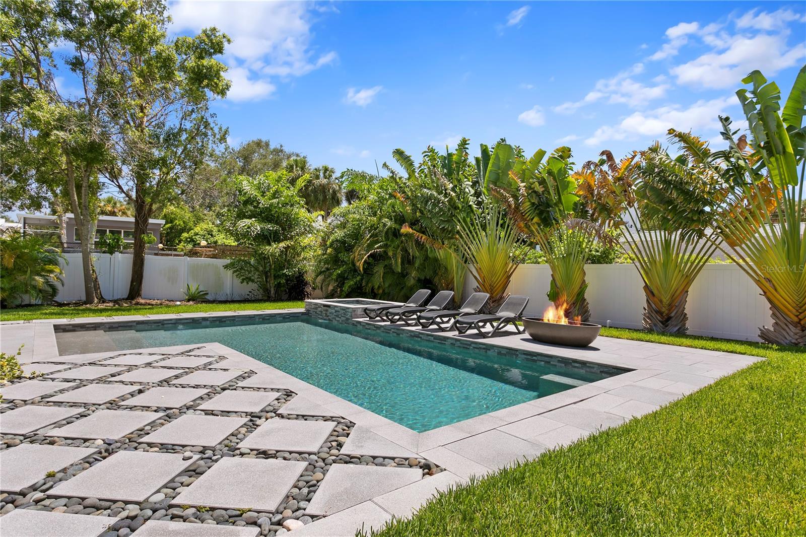 209 S SHORE CREST DR, TAMPA, FL, 33609