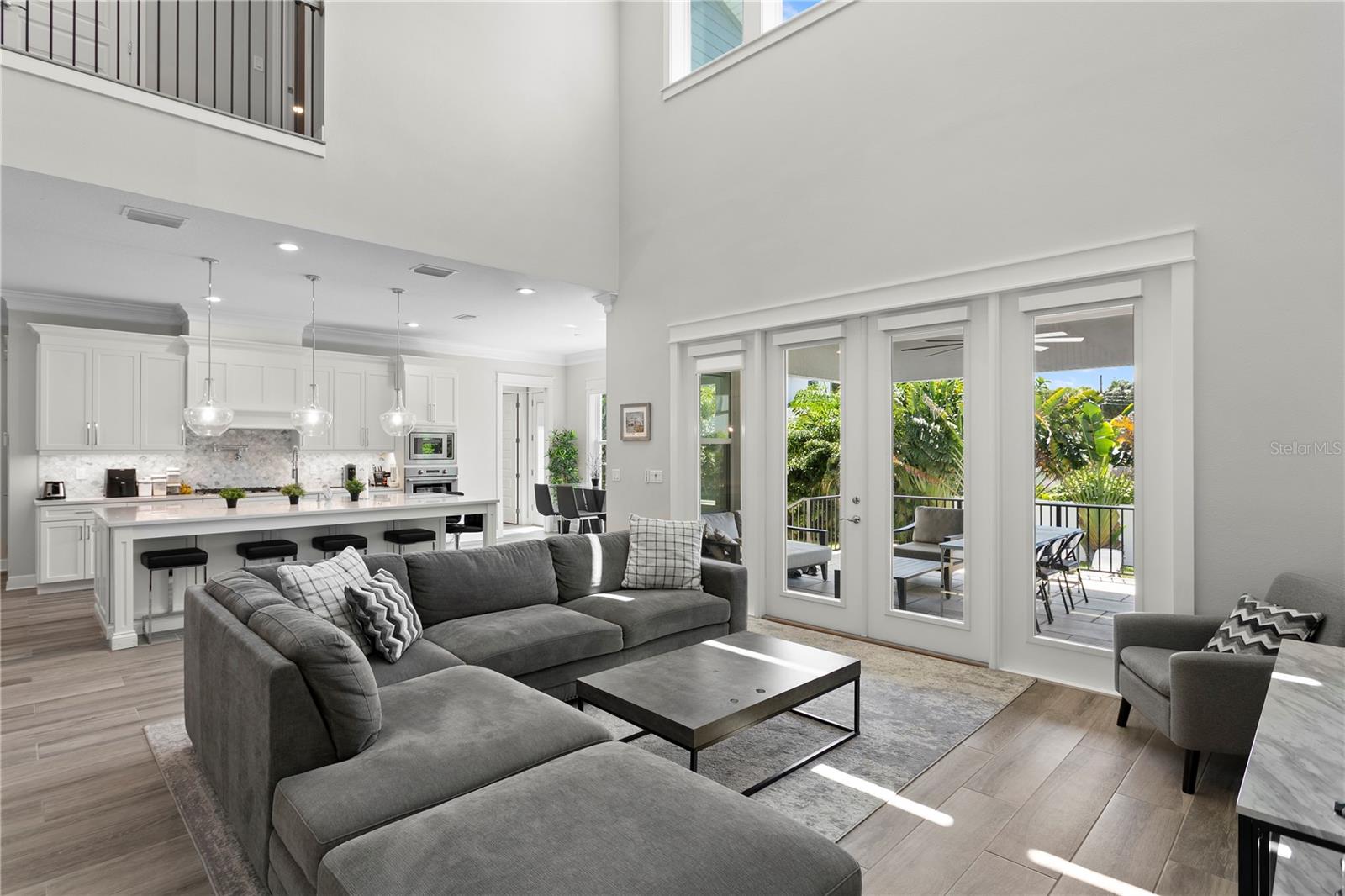 209 S SHORE CREST DR, TAMPA, FL, 33609