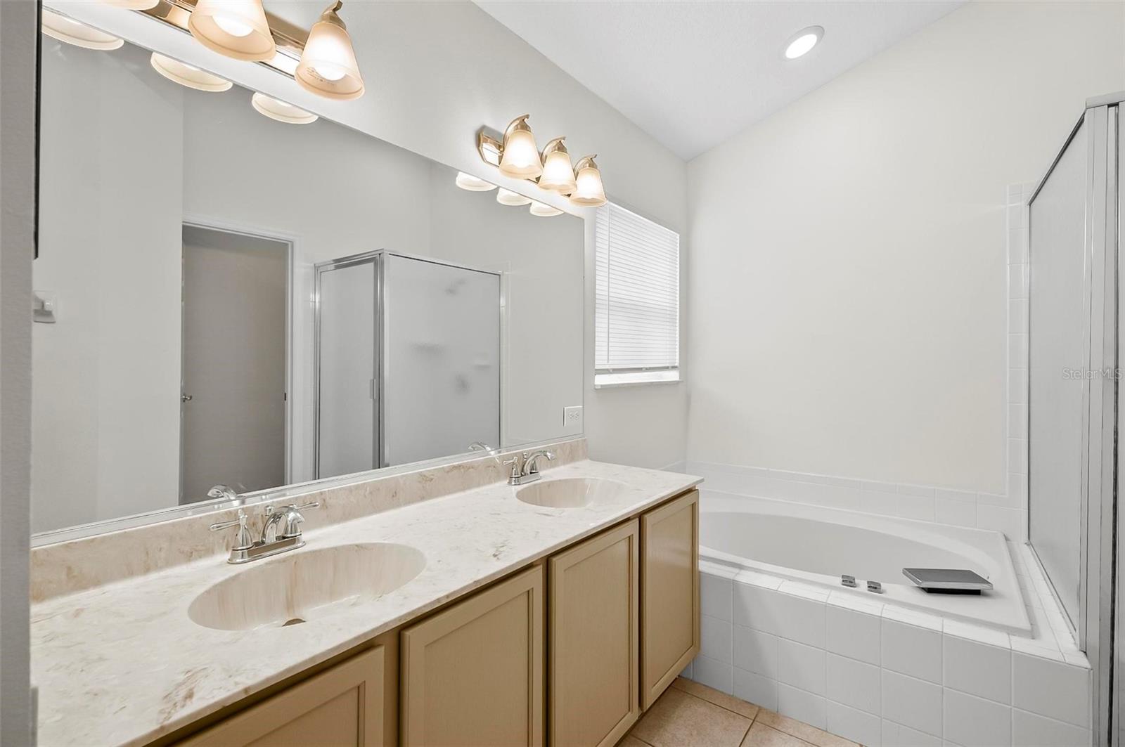 6 POINT DORAL CT, PALM COAST, FL, 32137