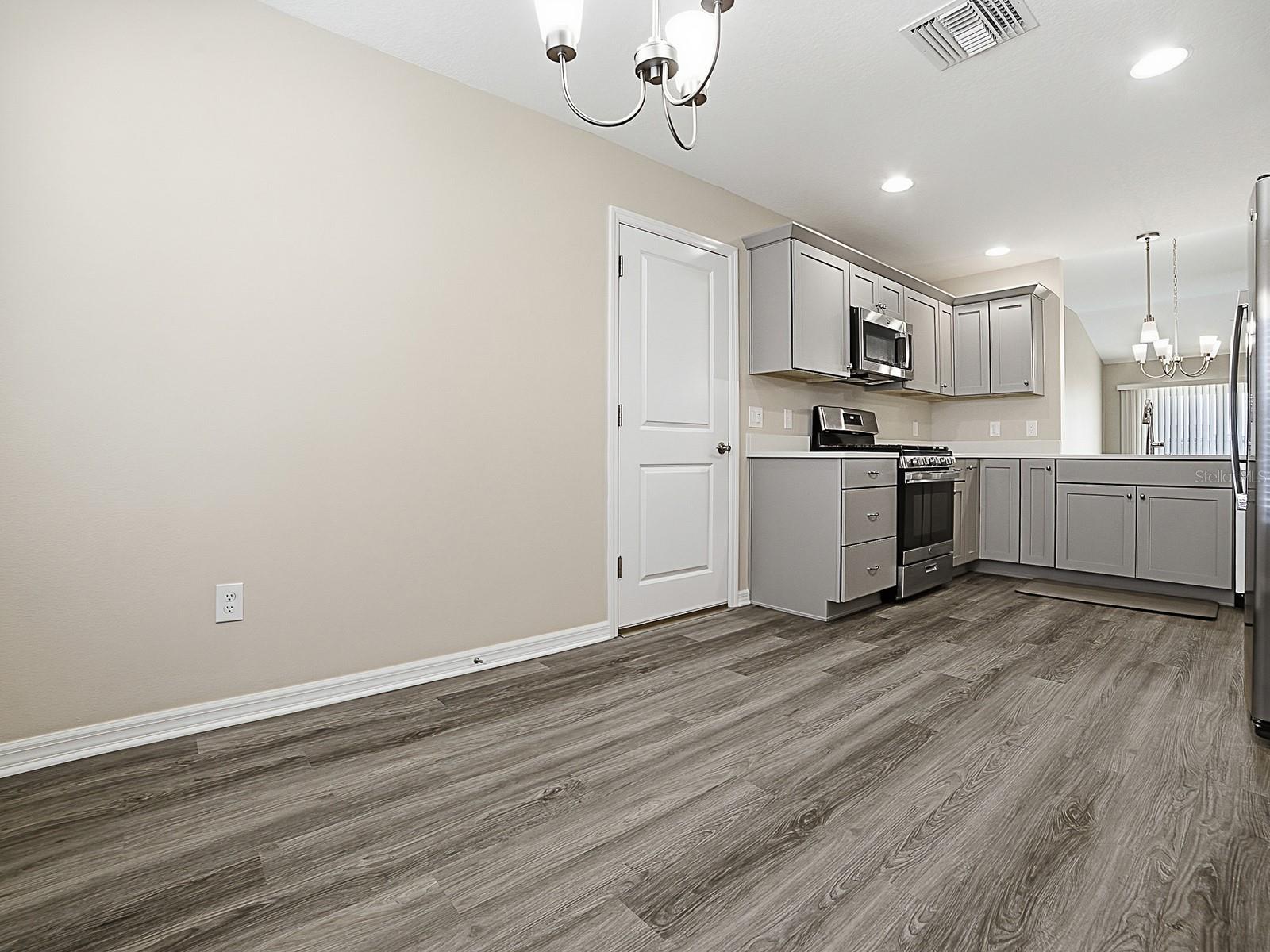 1896 MCMURTRIE LOOP, THE VILLAGES, FL, 34762
