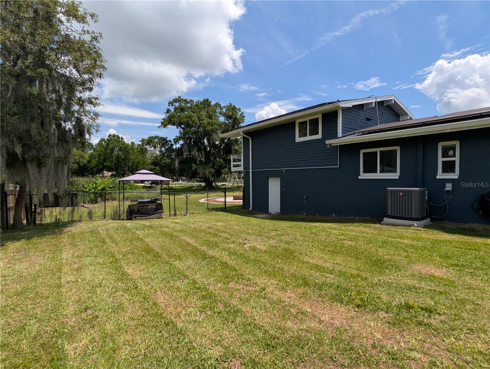 1011 N PALM DR, PLANT CITY, FL, 33563