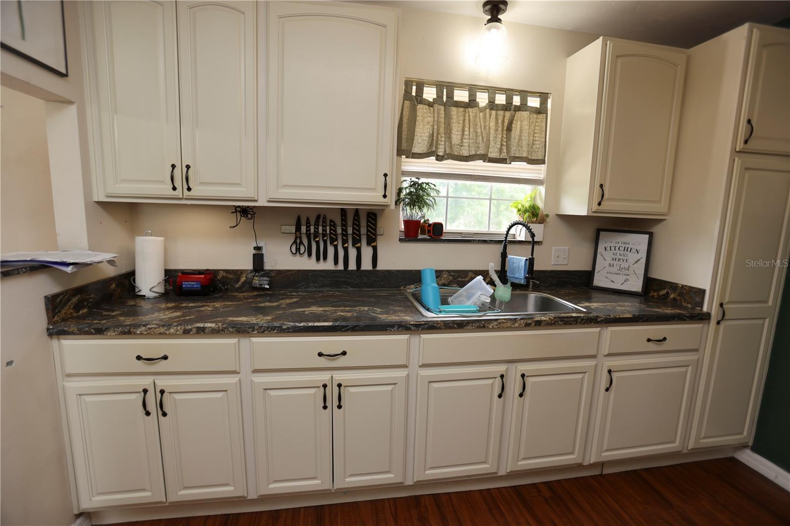 MANOR MAYNOR SUB, LIVE OAK, FL, 32064