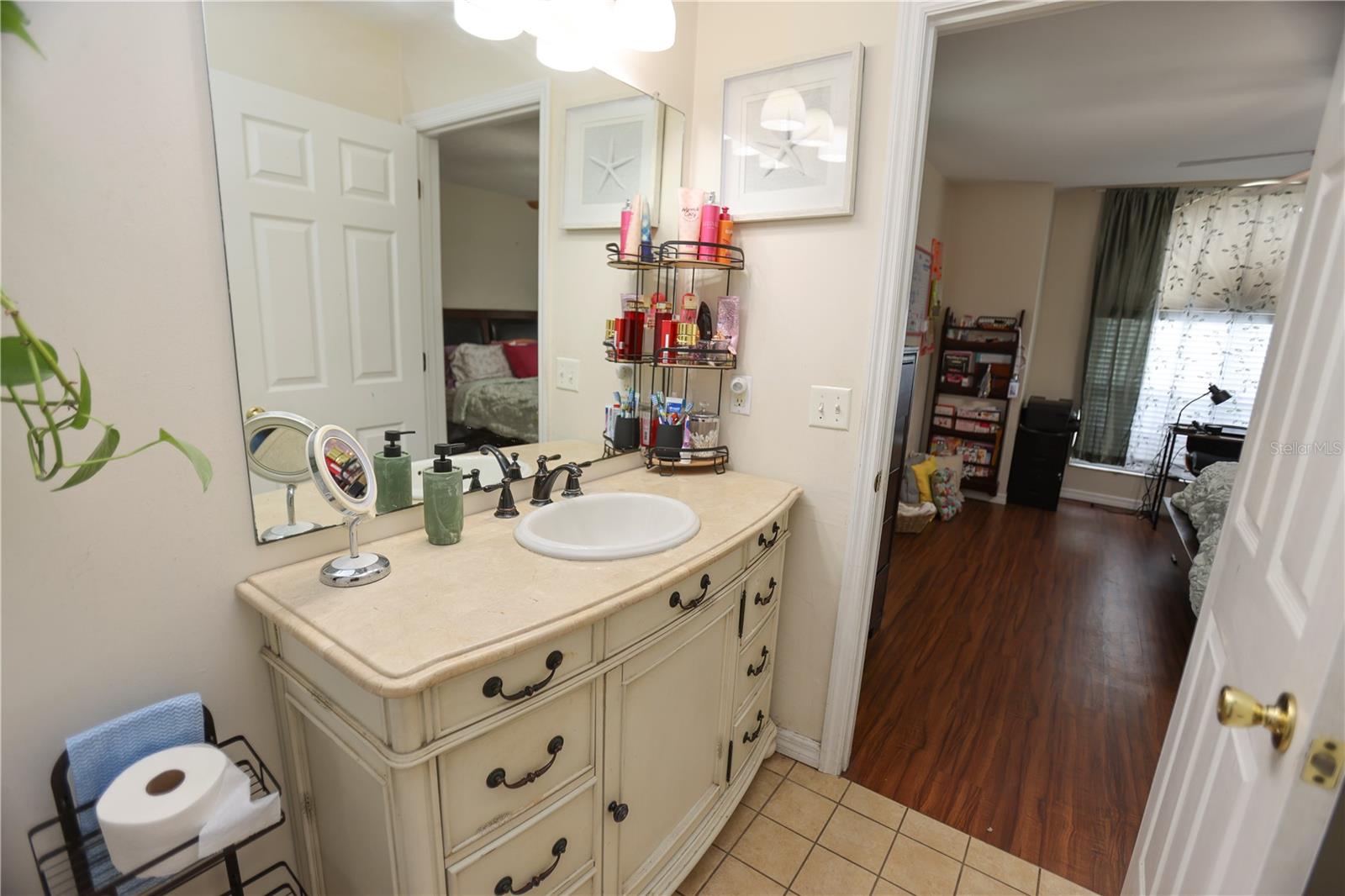 MANOR MAYNOR SUB, LIVE OAK, FL, 32064
