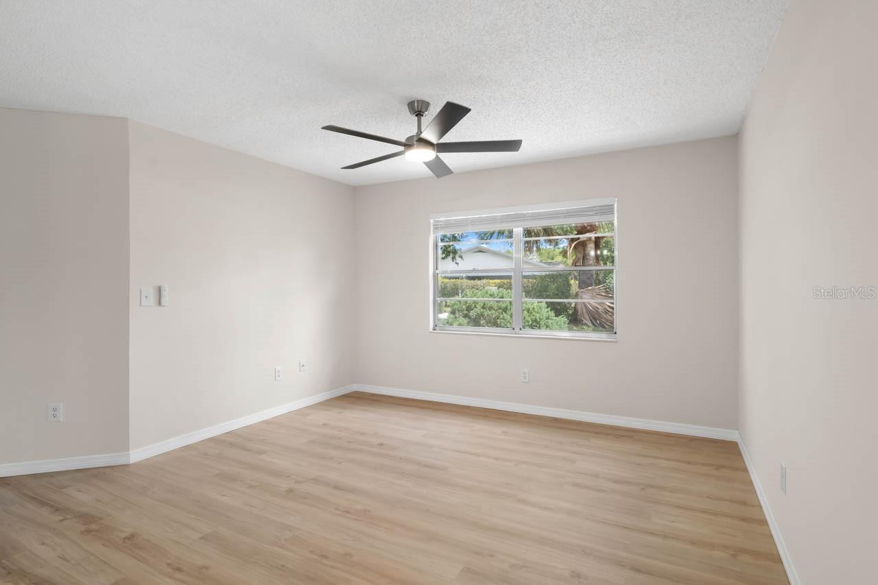 1602 HOVINGTON CIR, SUN CITY CENTER, FL, 33573