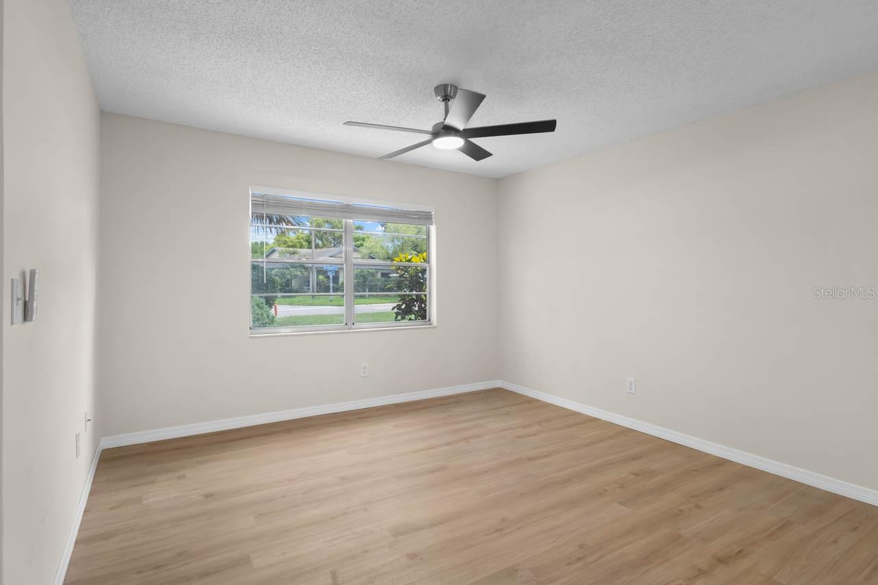 1602 HOVINGTON CIR, SUN CITY CENTER, FL, 33573