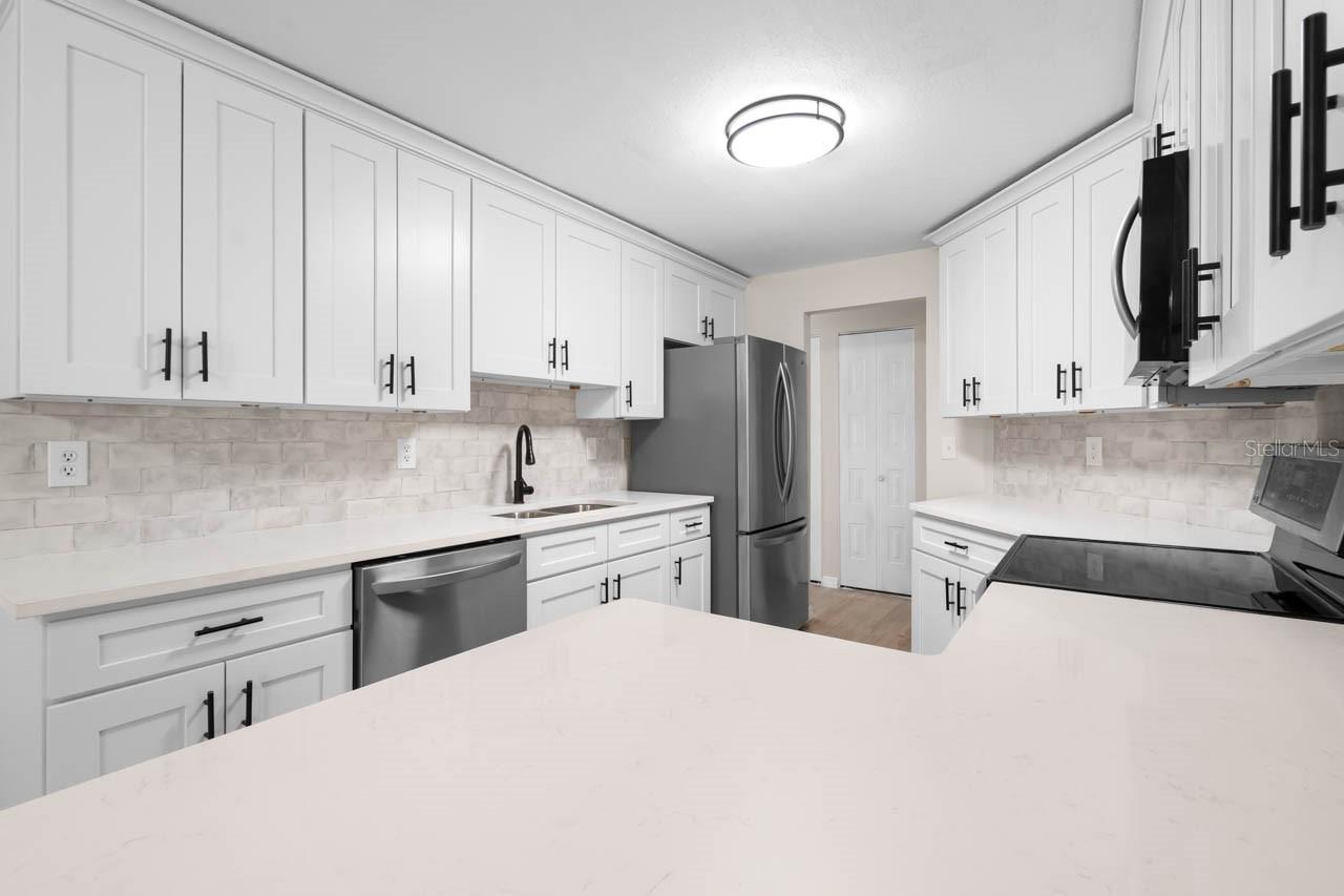 1602 HOVINGTON CIR, SUN CITY CENTER, FL, 33573