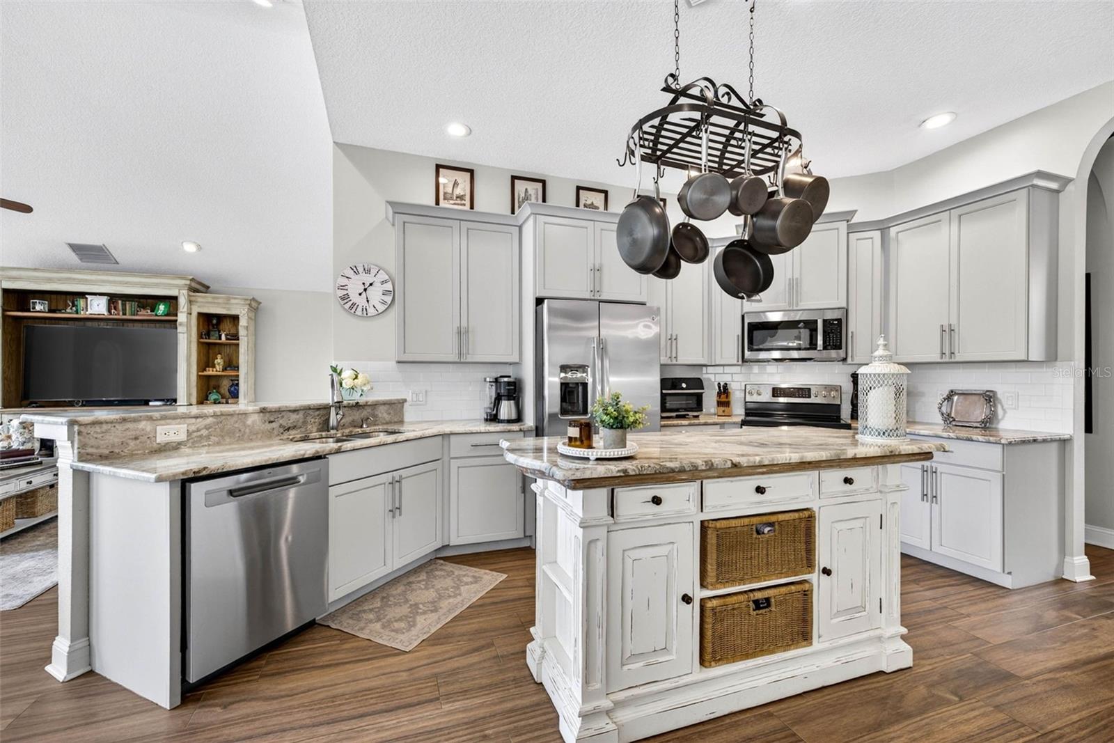 3904 S NINE DR, VALRICO, FL, 33596