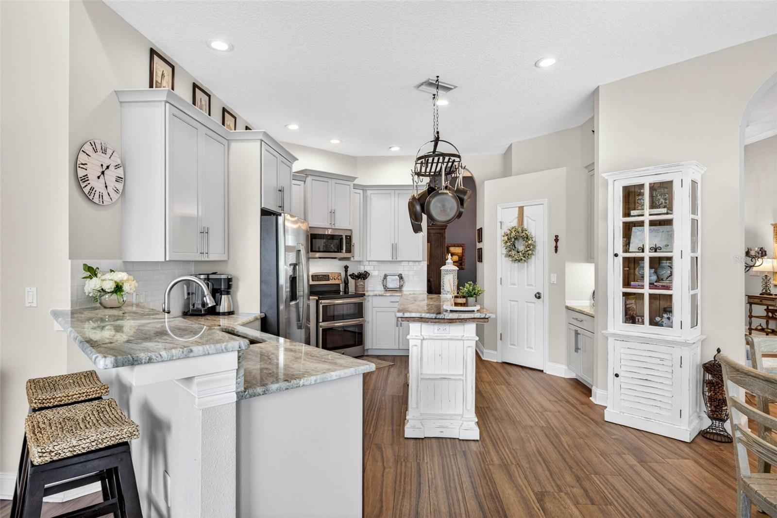 3904 S NINE DR, VALRICO, FL, 33596