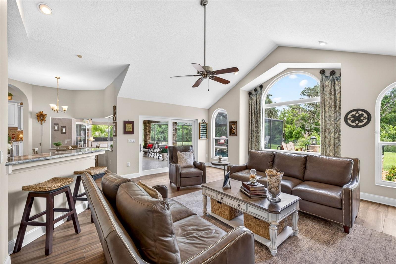 3904 S NINE DR, VALRICO, FL, 33596
