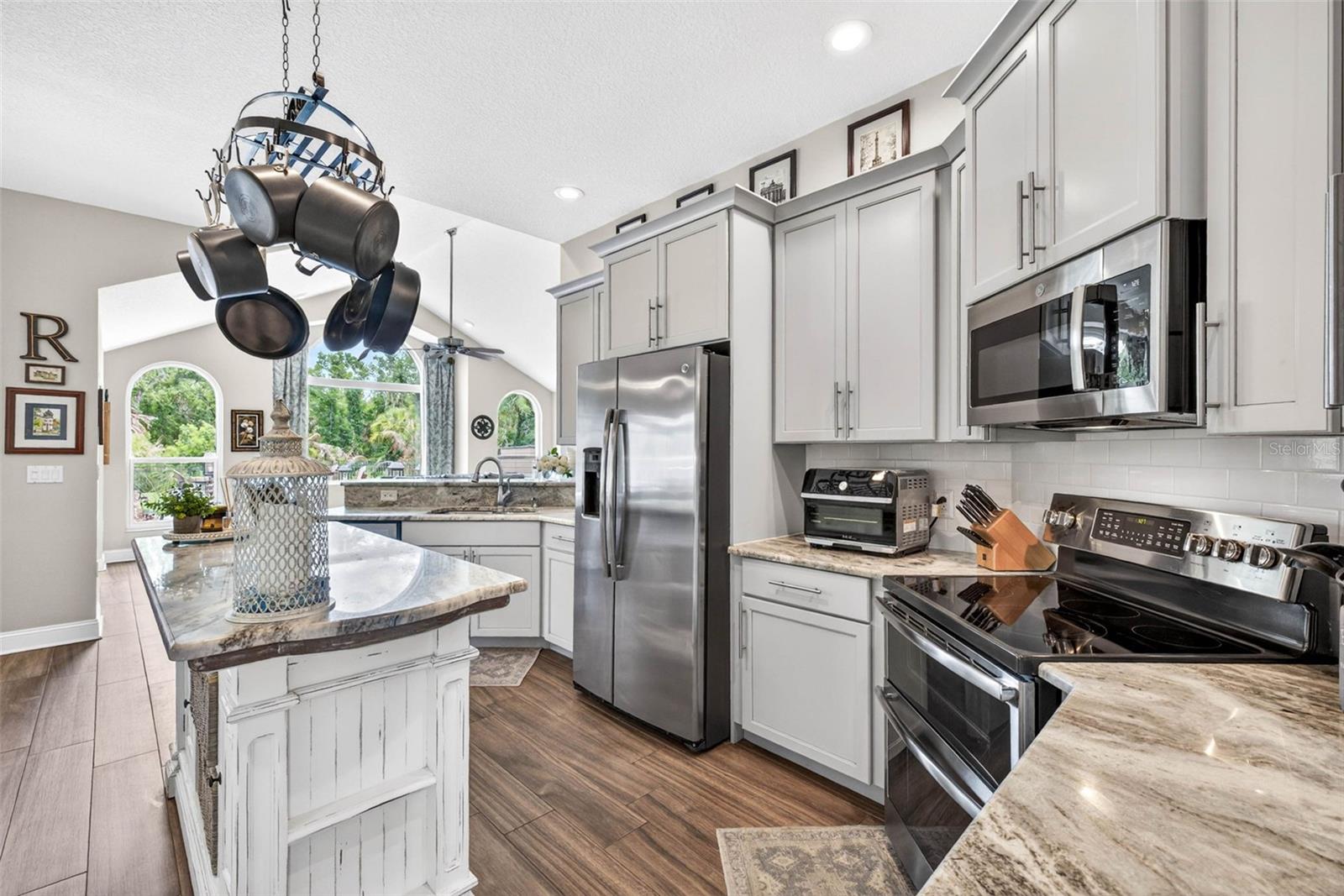 3904 S NINE DR, VALRICO, FL, 33596