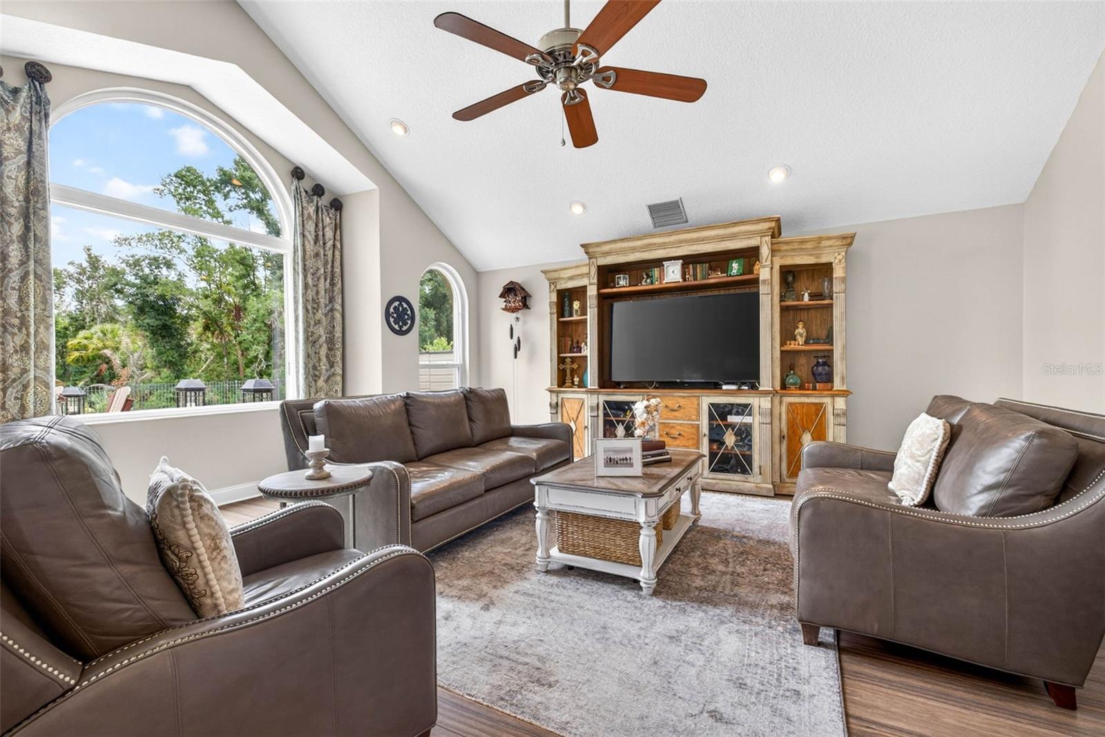 3904 S NINE DR, VALRICO, FL, 33596