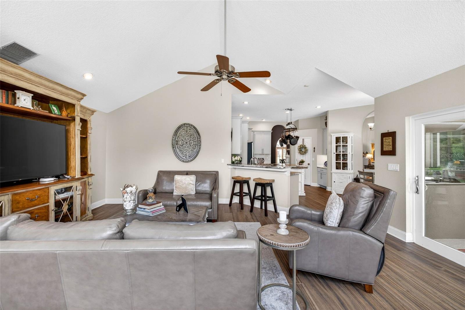 3904 S NINE DR, VALRICO, FL, 33596