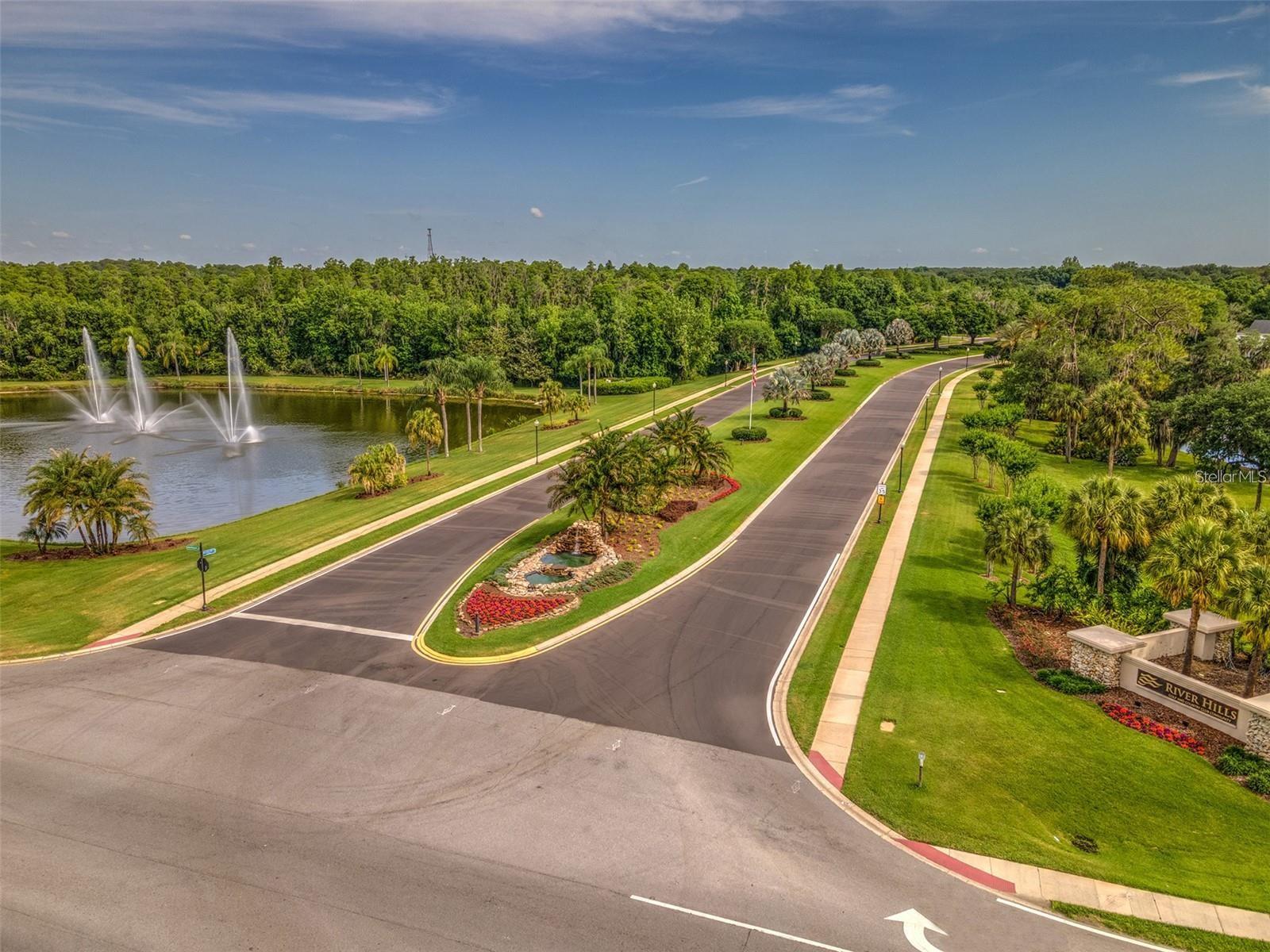 3904 S NINE DR, VALRICO, FL, 33596