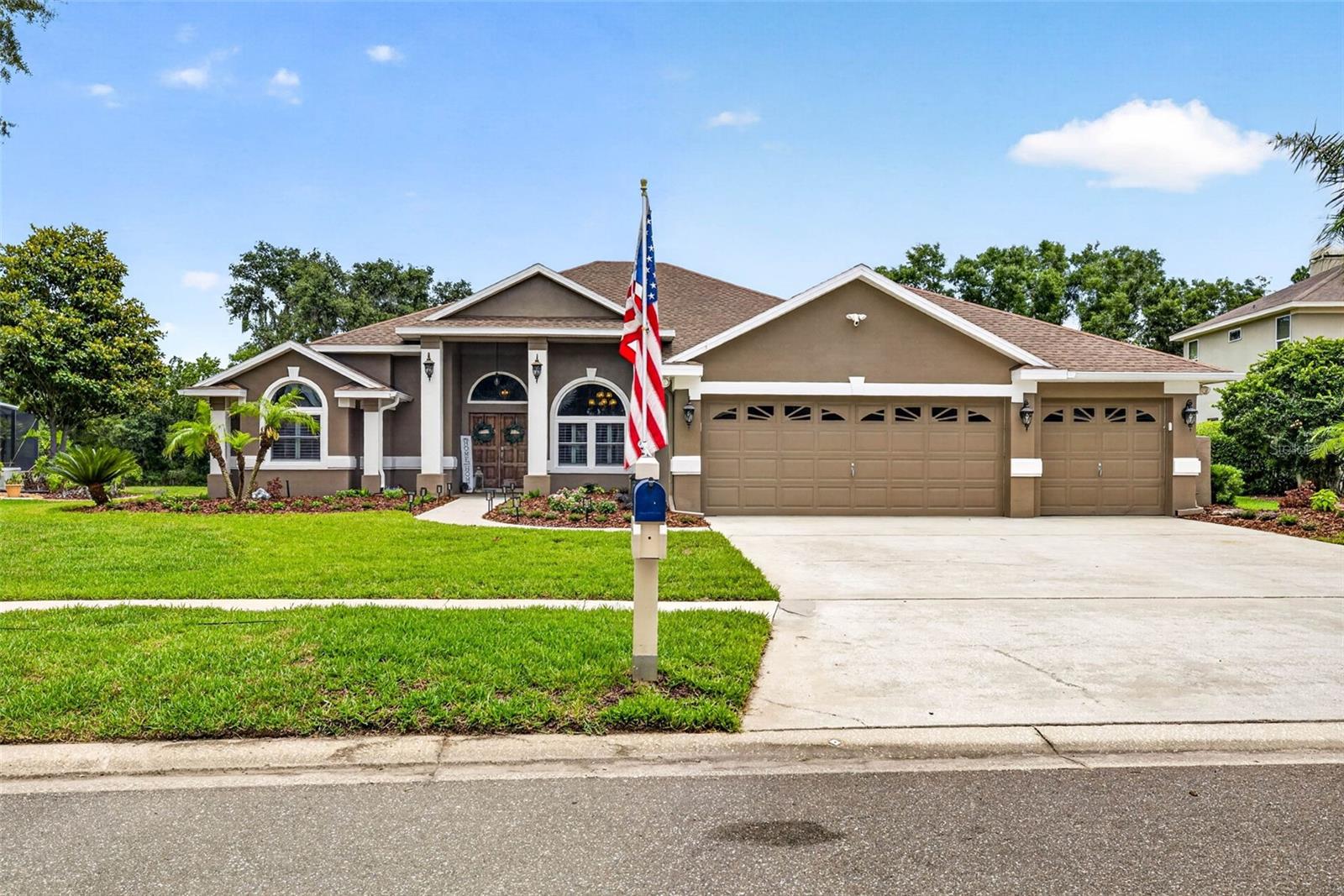3904 S NINE DR, VALRICO, FL, 33596