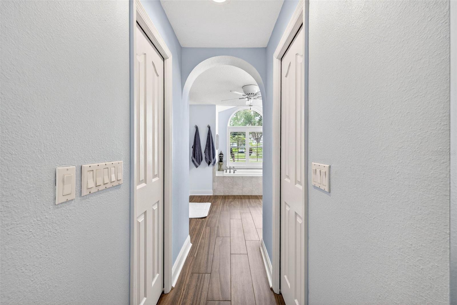 3904 S NINE DR, VALRICO, FL, 33596