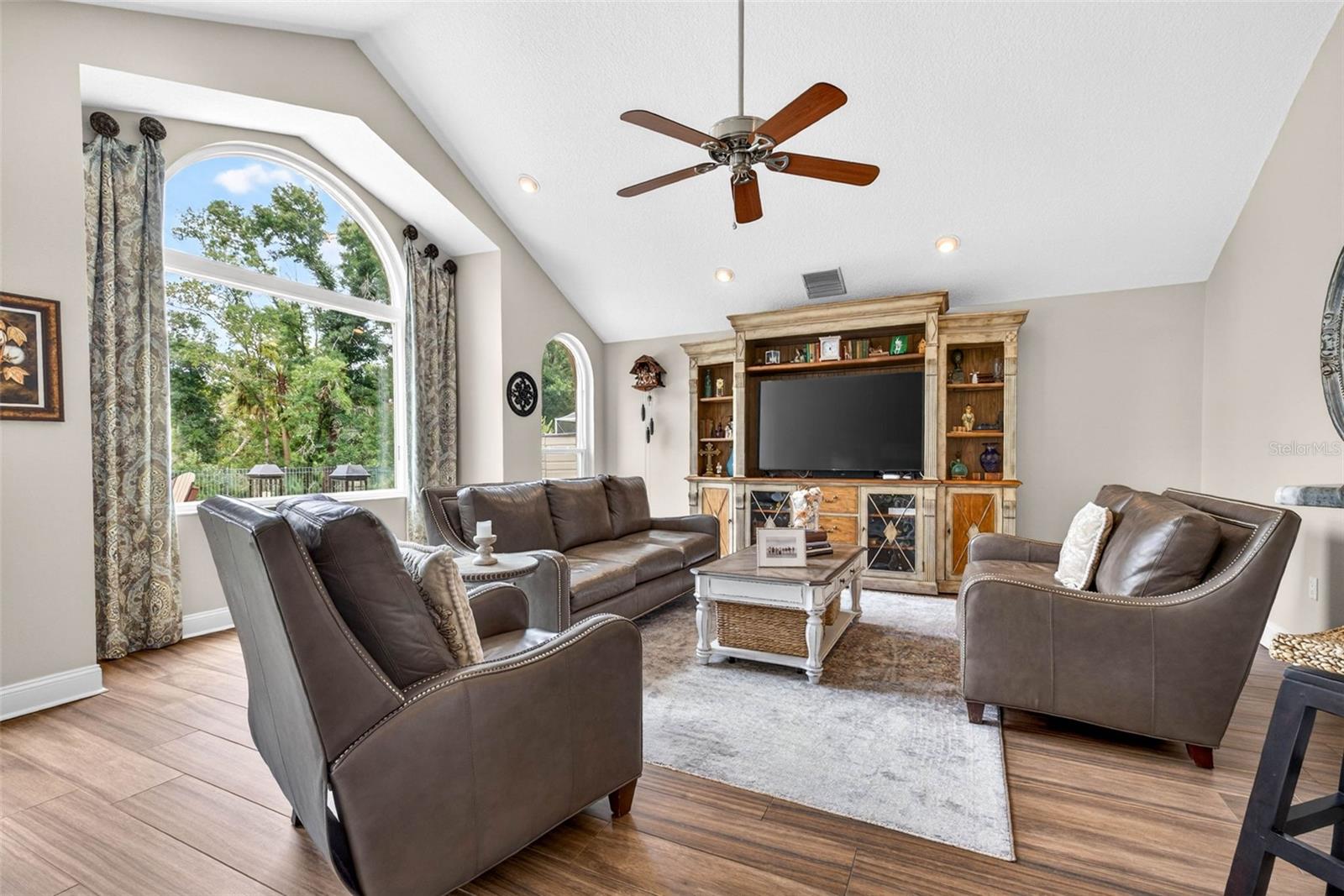 3904 S NINE DR, VALRICO, FL, 33596