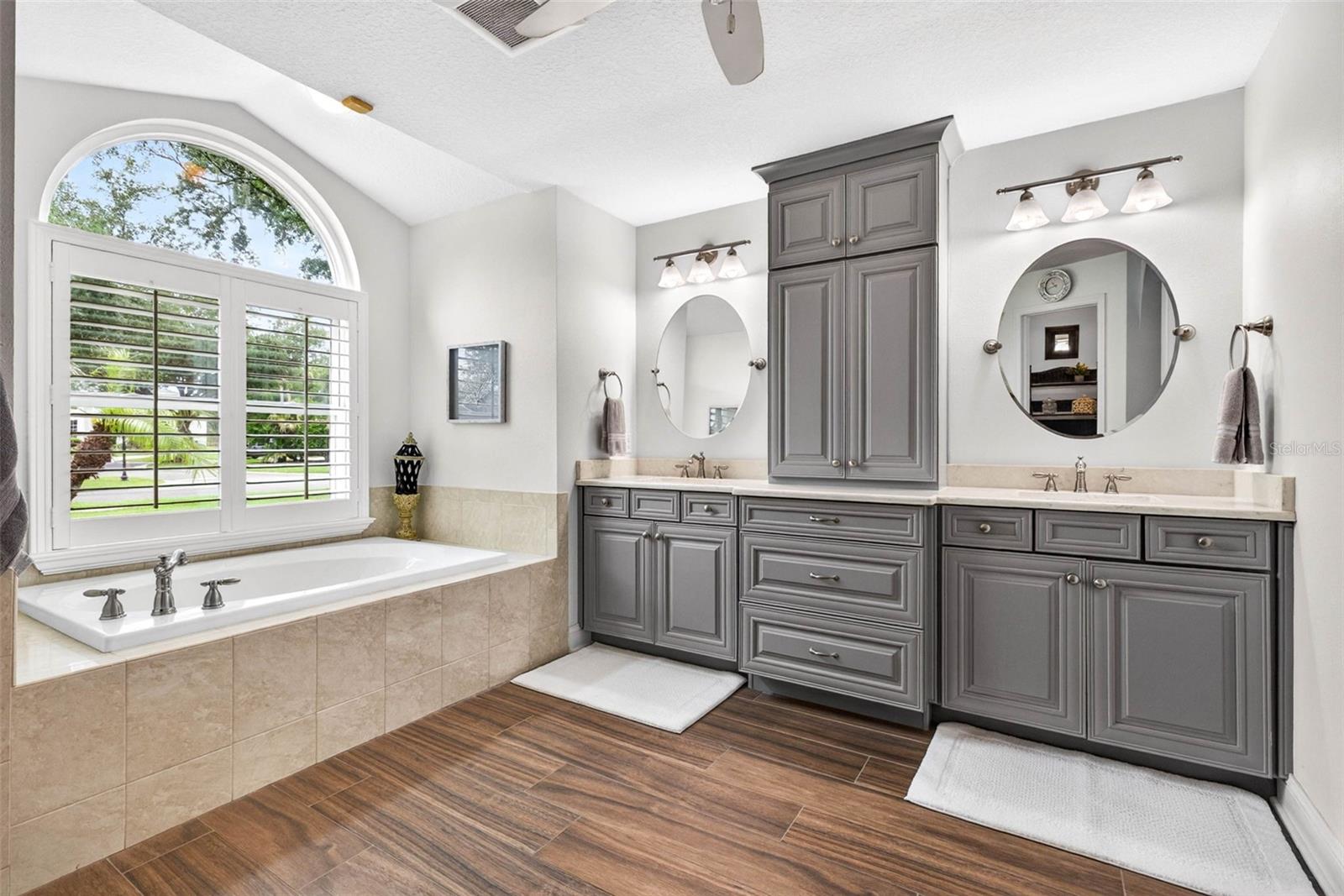3904 S NINE DR, VALRICO, FL, 33596