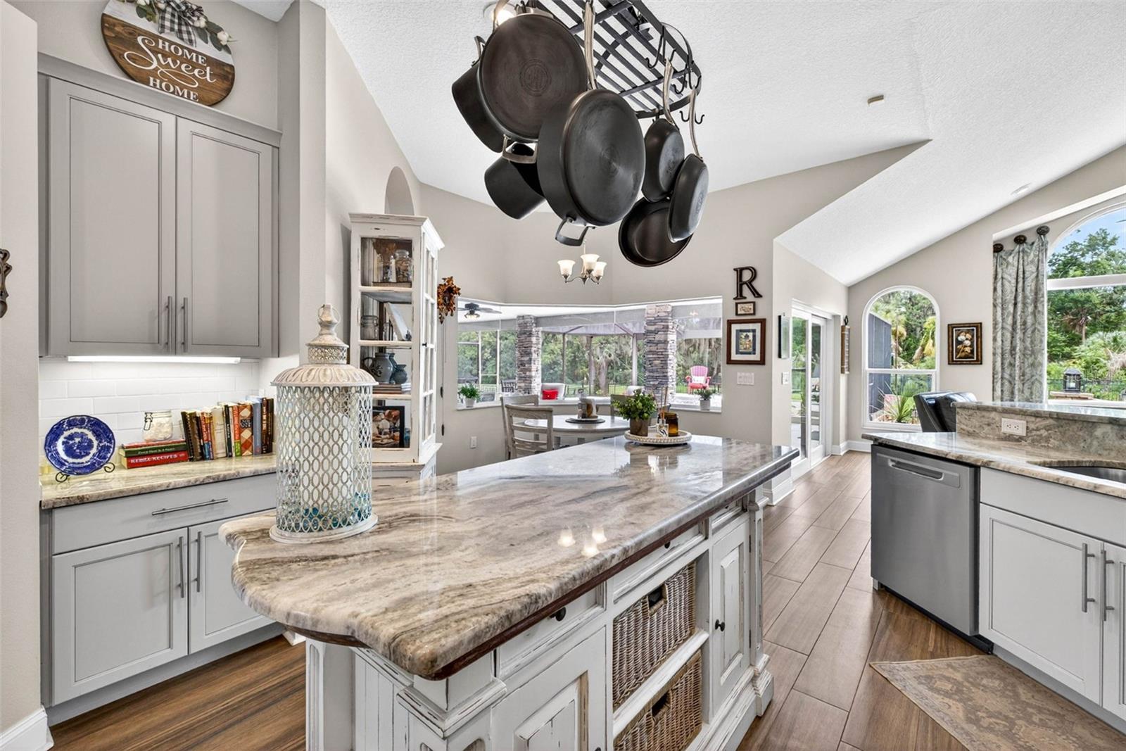 3904 S NINE DR, VALRICO, FL, 33596