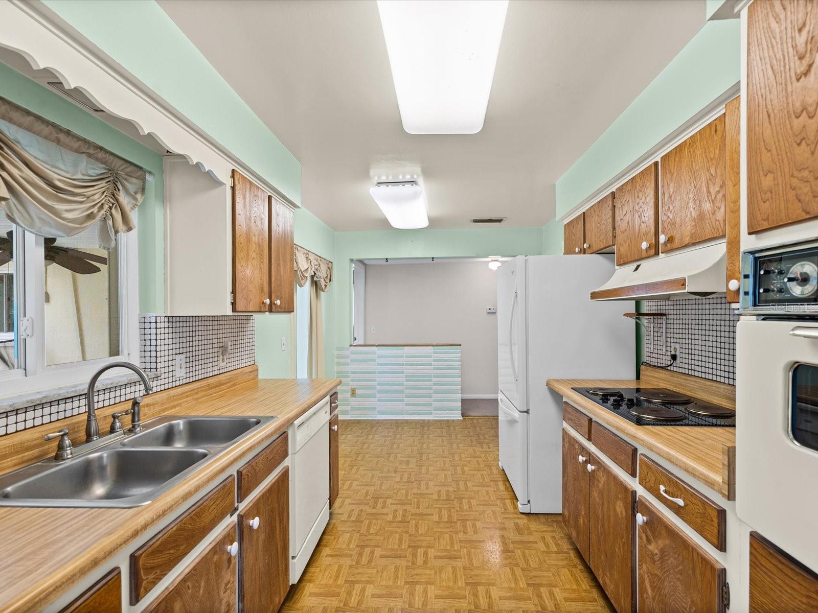 1754 GREAT BRIKHILL RD, CLEARWATER, FL, 33755