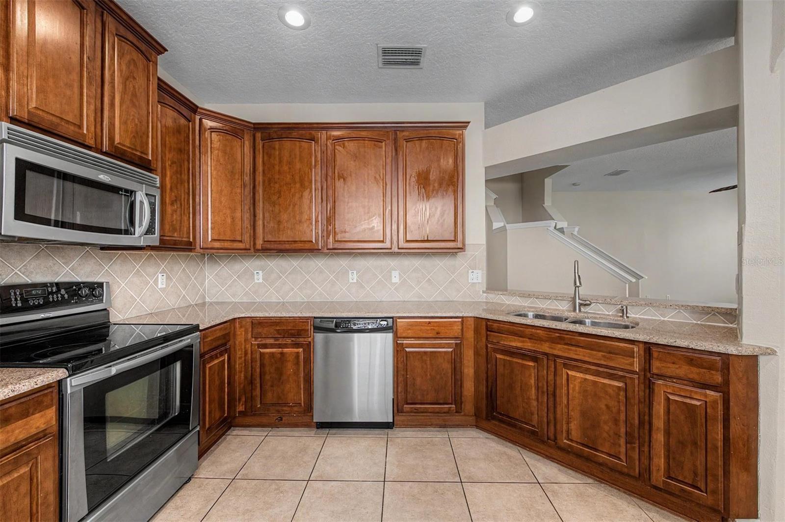6754 EAGLE FEATHER DR, RIVERVIEW, FL, 33578