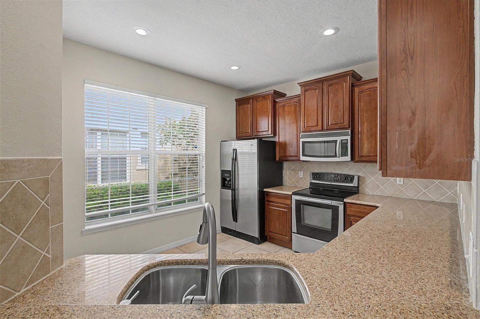 6754 EAGLE FEATHER DR, RIVERVIEW, FL, 33578