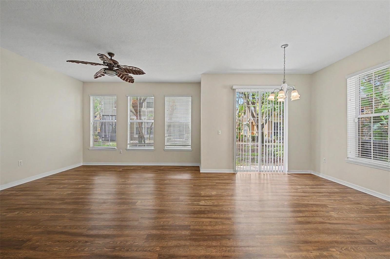 6754 EAGLE FEATHER DR, RIVERVIEW, FL, 33578
