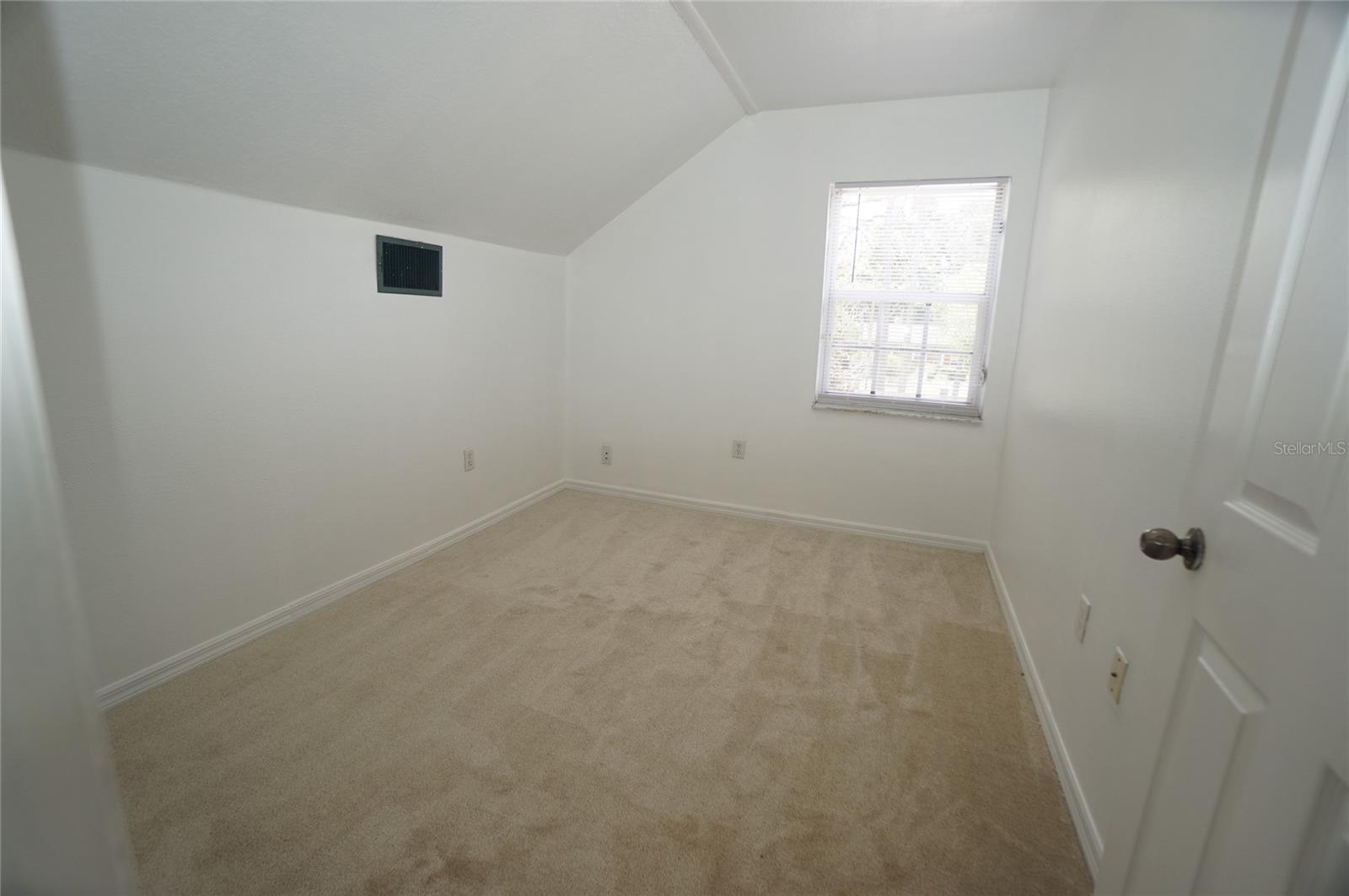 805 W 113TH AVE, TAMPA, FL, 33612