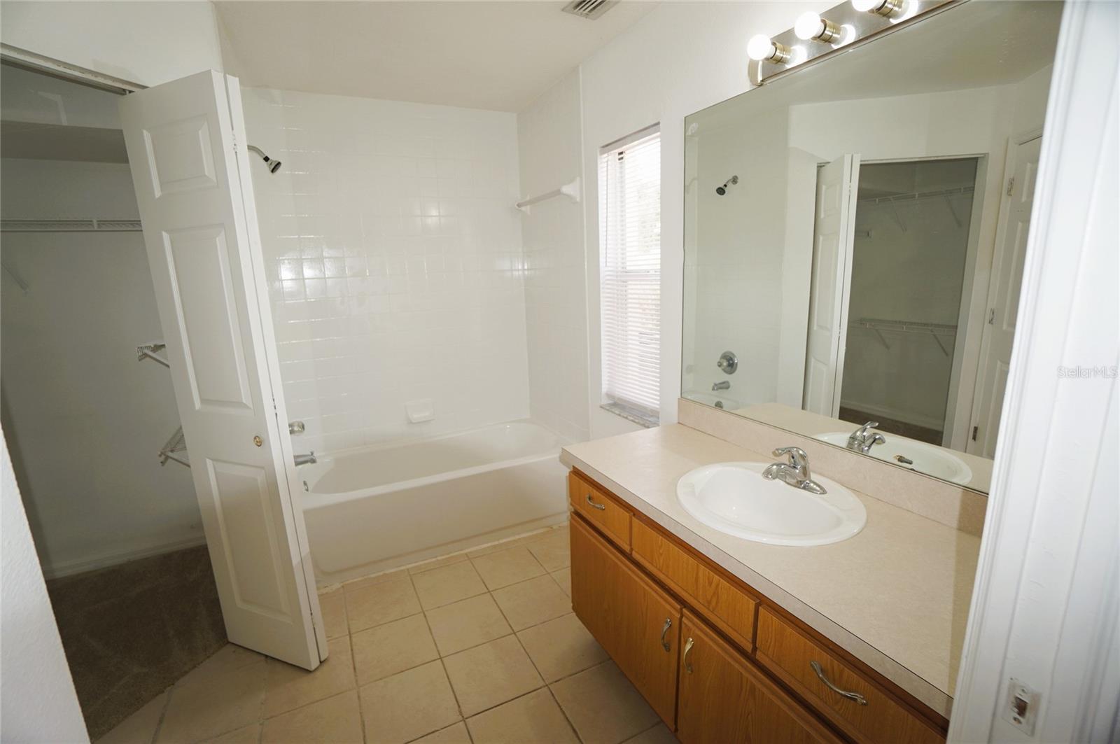 805 W 113TH AVE, TAMPA, FL, 33612