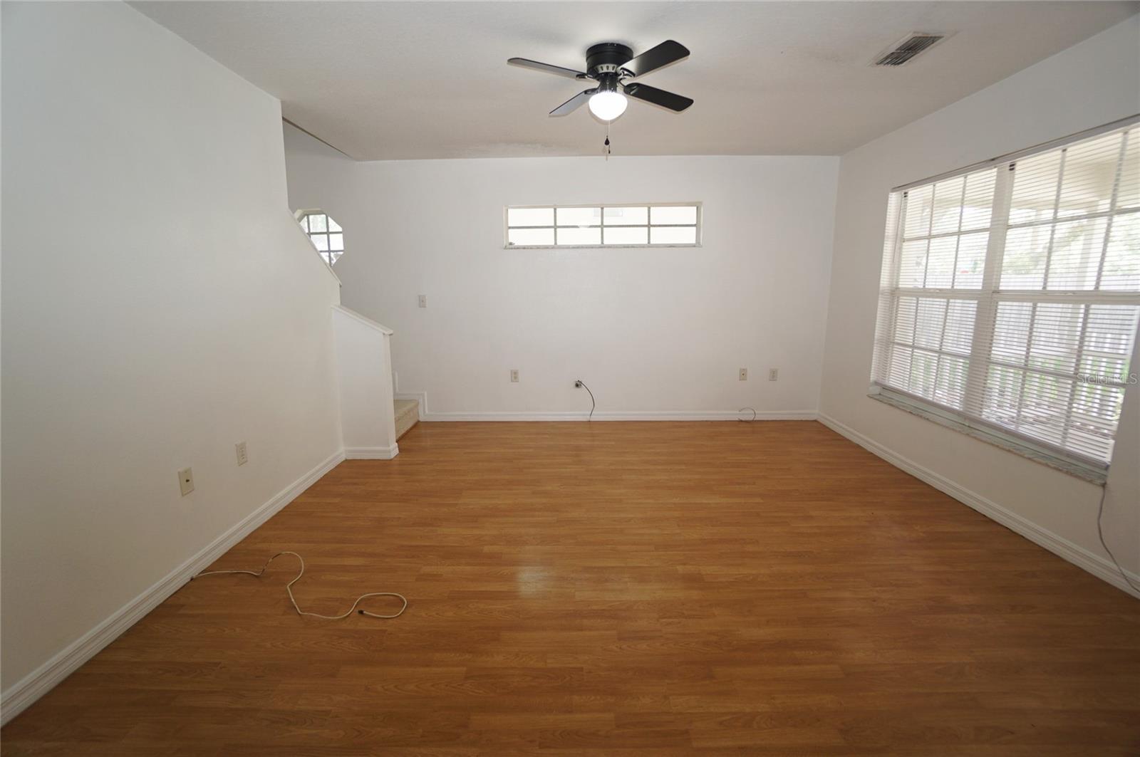 805 W 113TH AVE, TAMPA, FL, 33612
