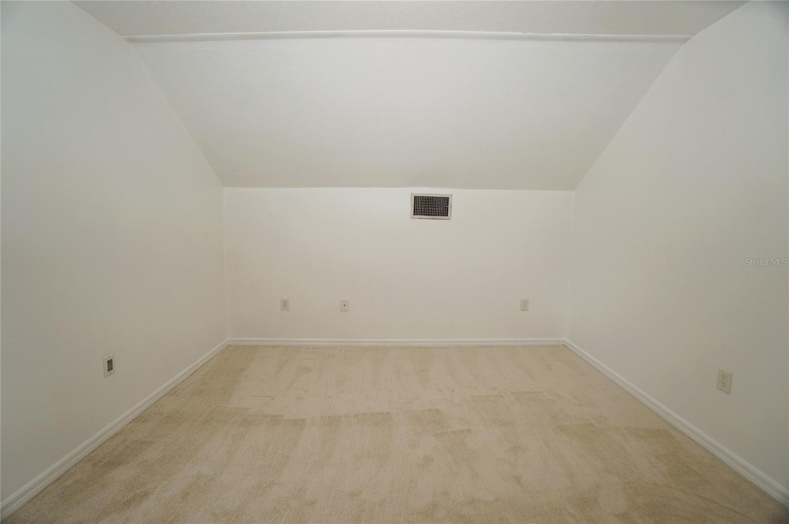 805 W 113TH AVE, TAMPA, FL, 33612