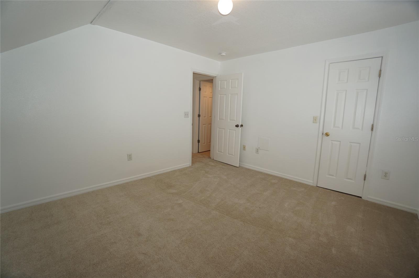 805 W 113TH AVE, TAMPA, FL, 33612