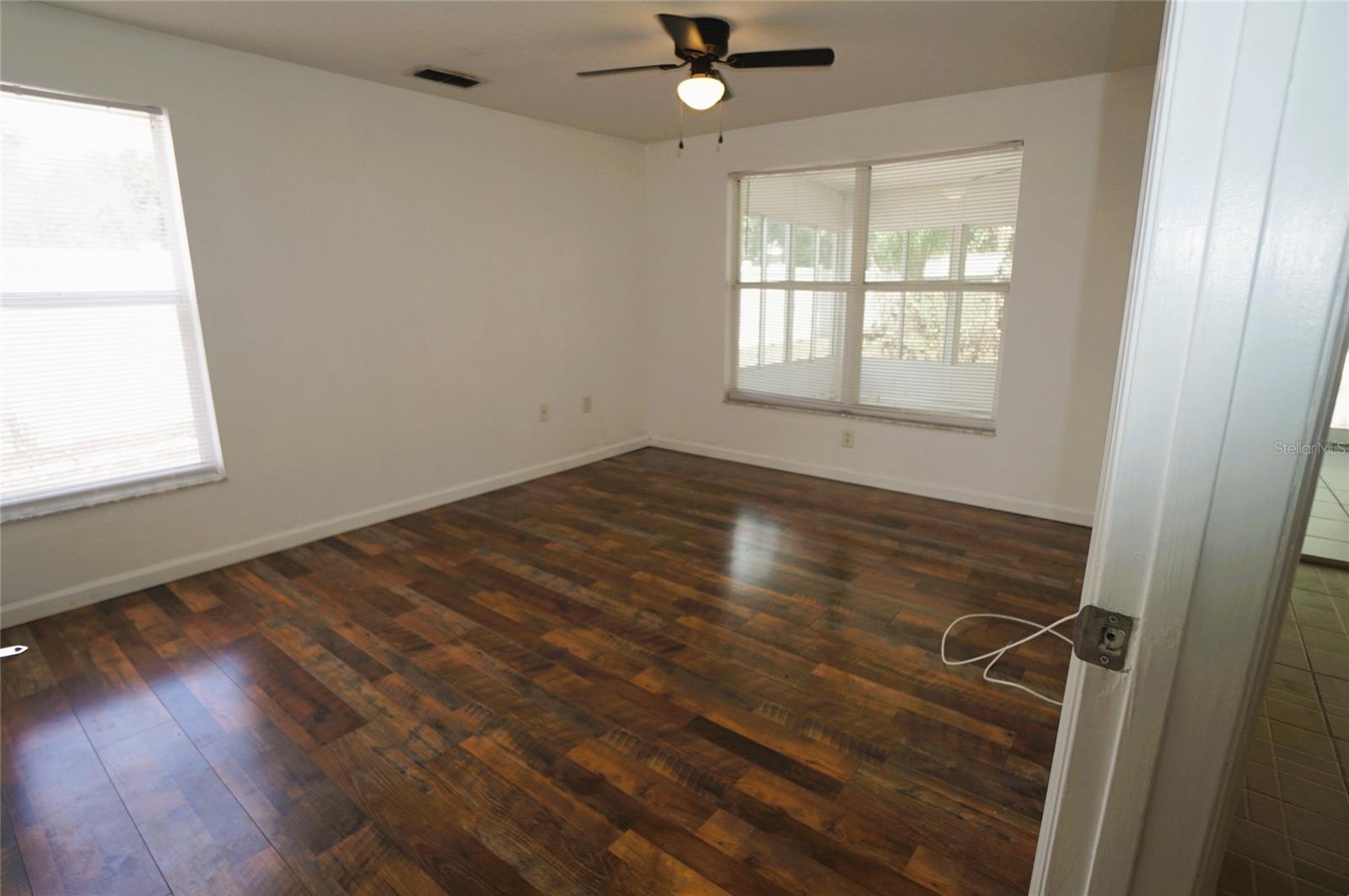 805 W 113TH AVE, TAMPA, FL, 33612