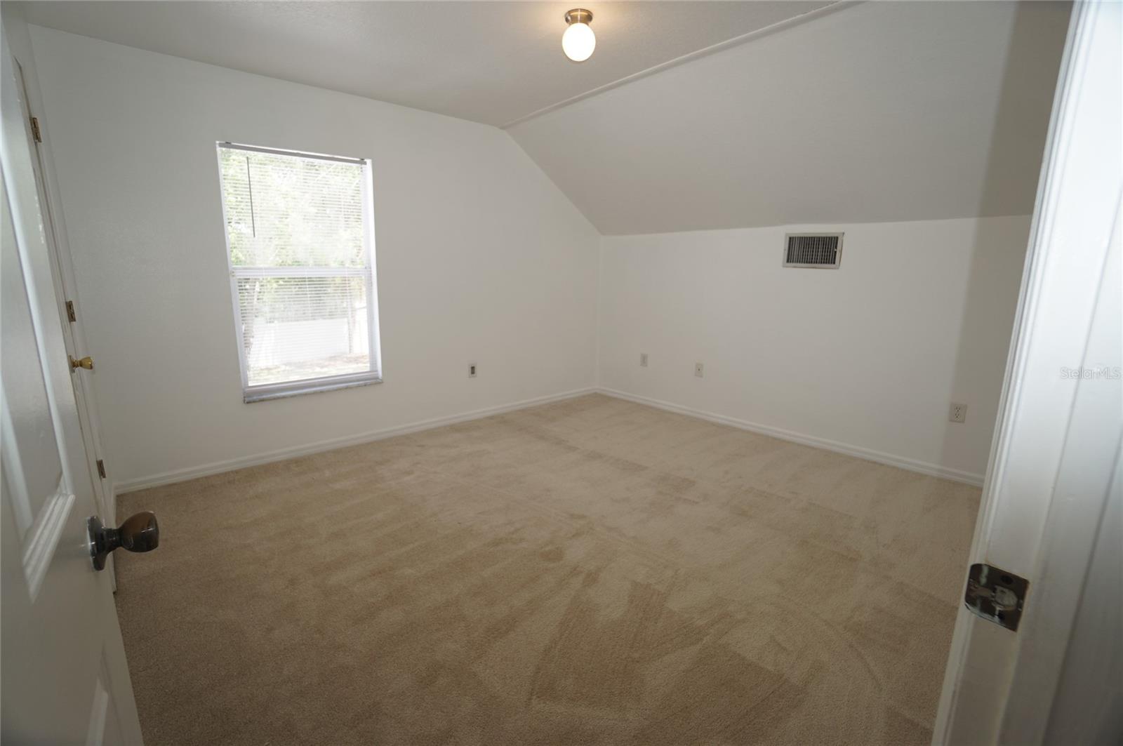 805 W 113TH AVE, TAMPA, FL, 33612