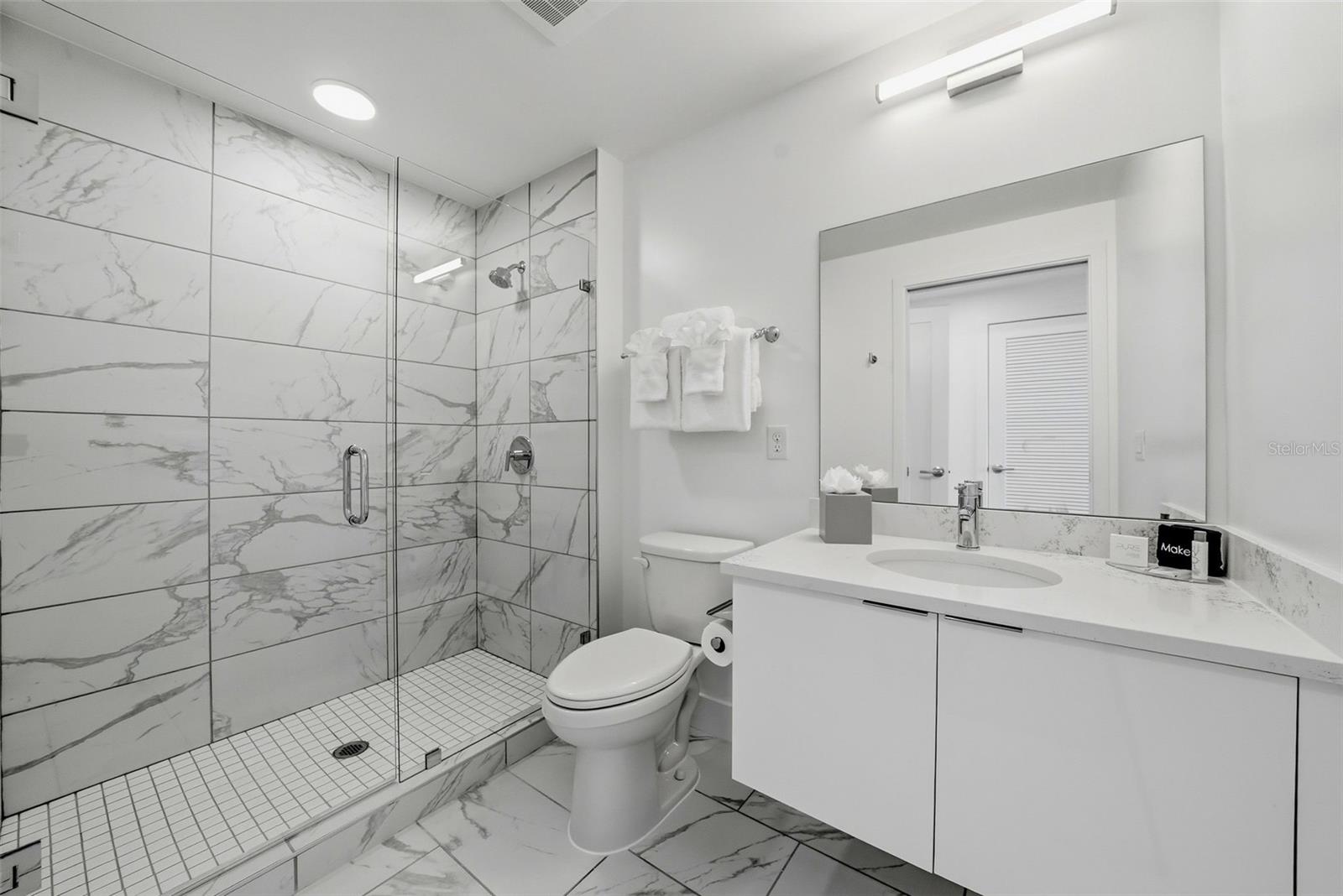 411 E SHORE DR #410, CLEARWATER BEACH, FL, 33767